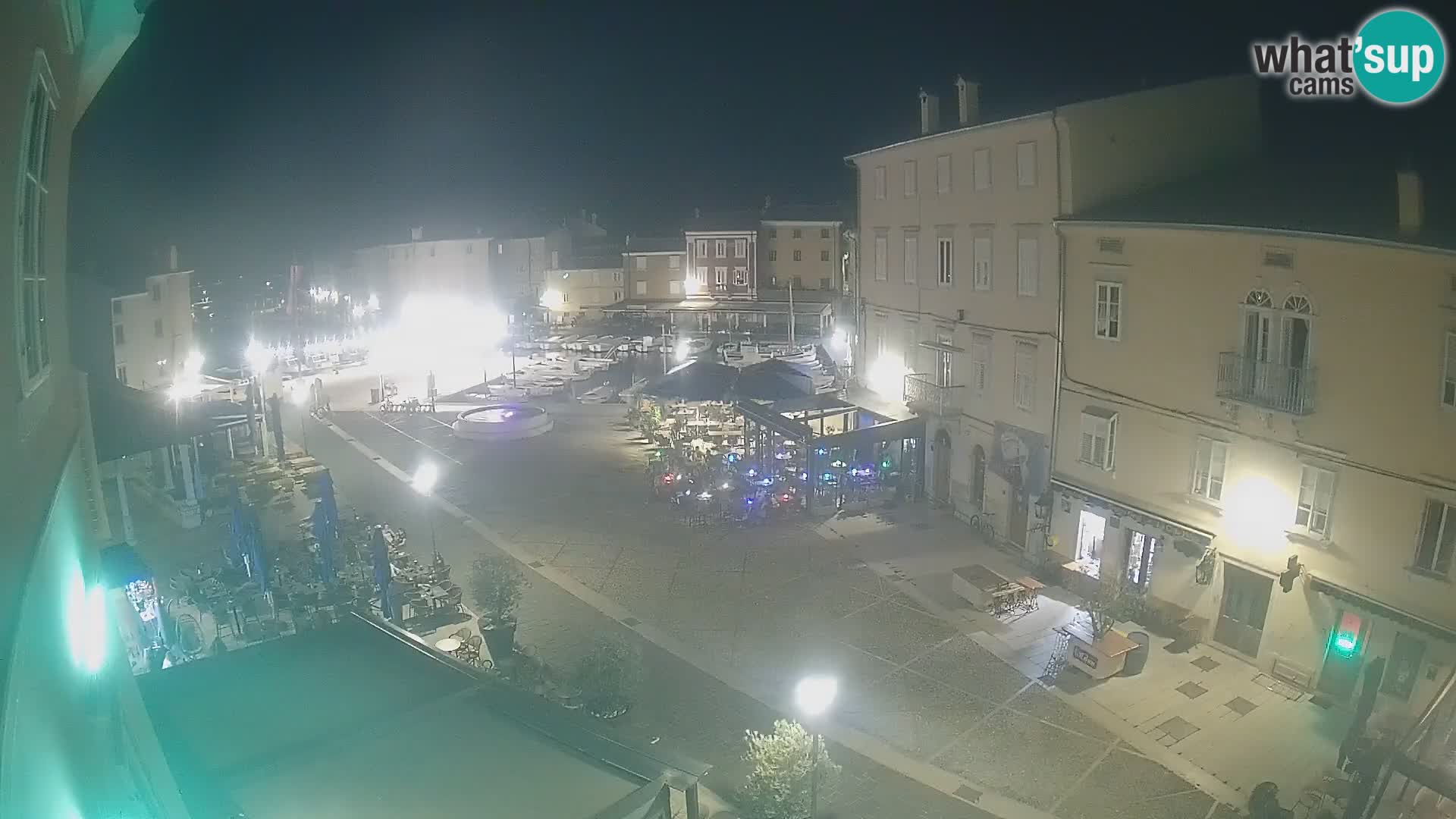 LIVE cam Cres city – place principale et “mandrač” – île de Cres – Croatie