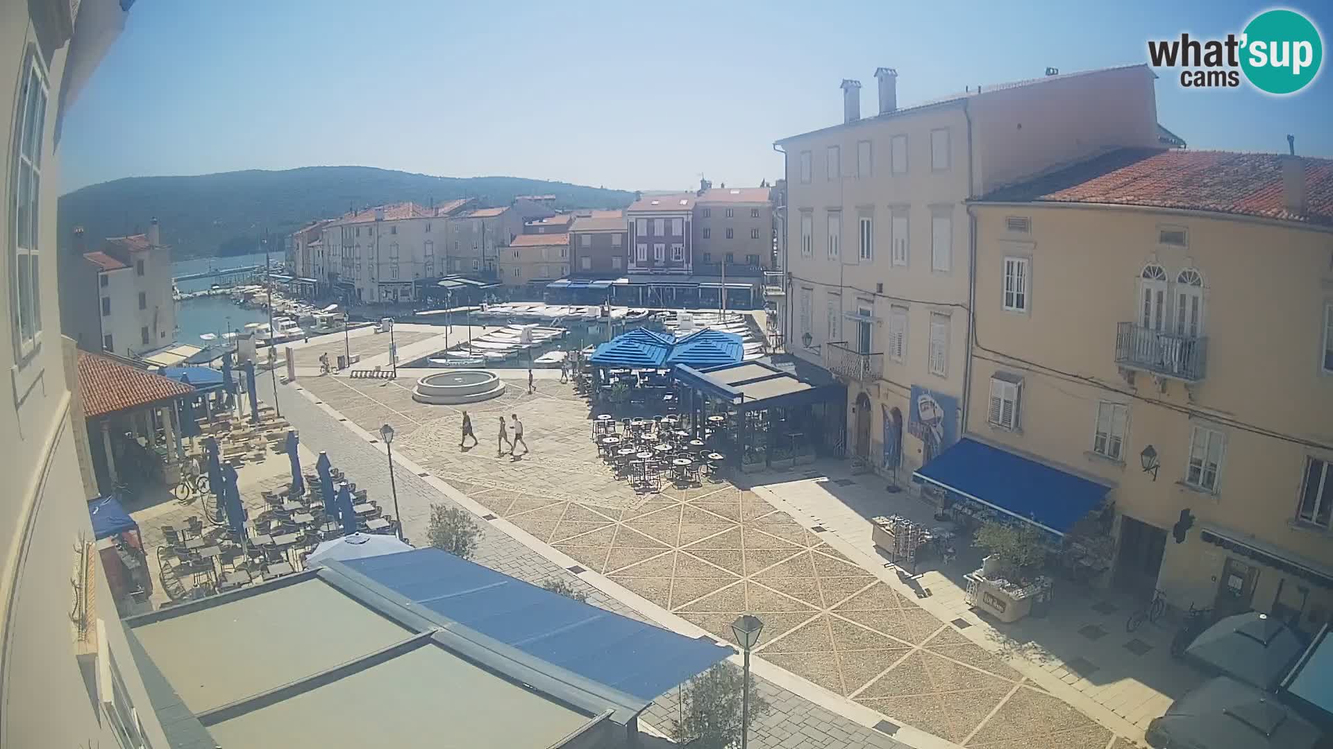 LIVE cam Cres Stadt – Hauptplatz und “mandrač” – Cres Insel – Kroatien