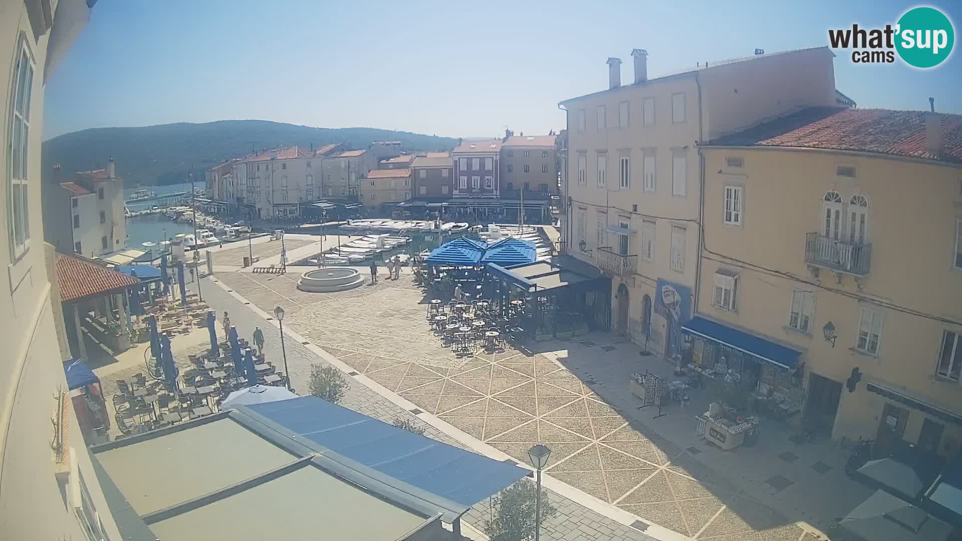 LIVE cam Cres Stadt – Hauptplatz und “mandrač” – Cres Insel – Kroatien