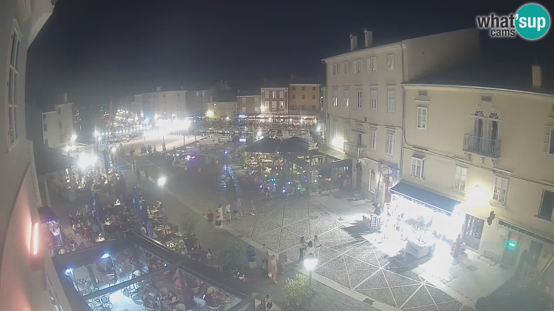 LIVE cam Cres Stadt – Hauptplatz und “mandrač” – Cres Insel – Kroatien