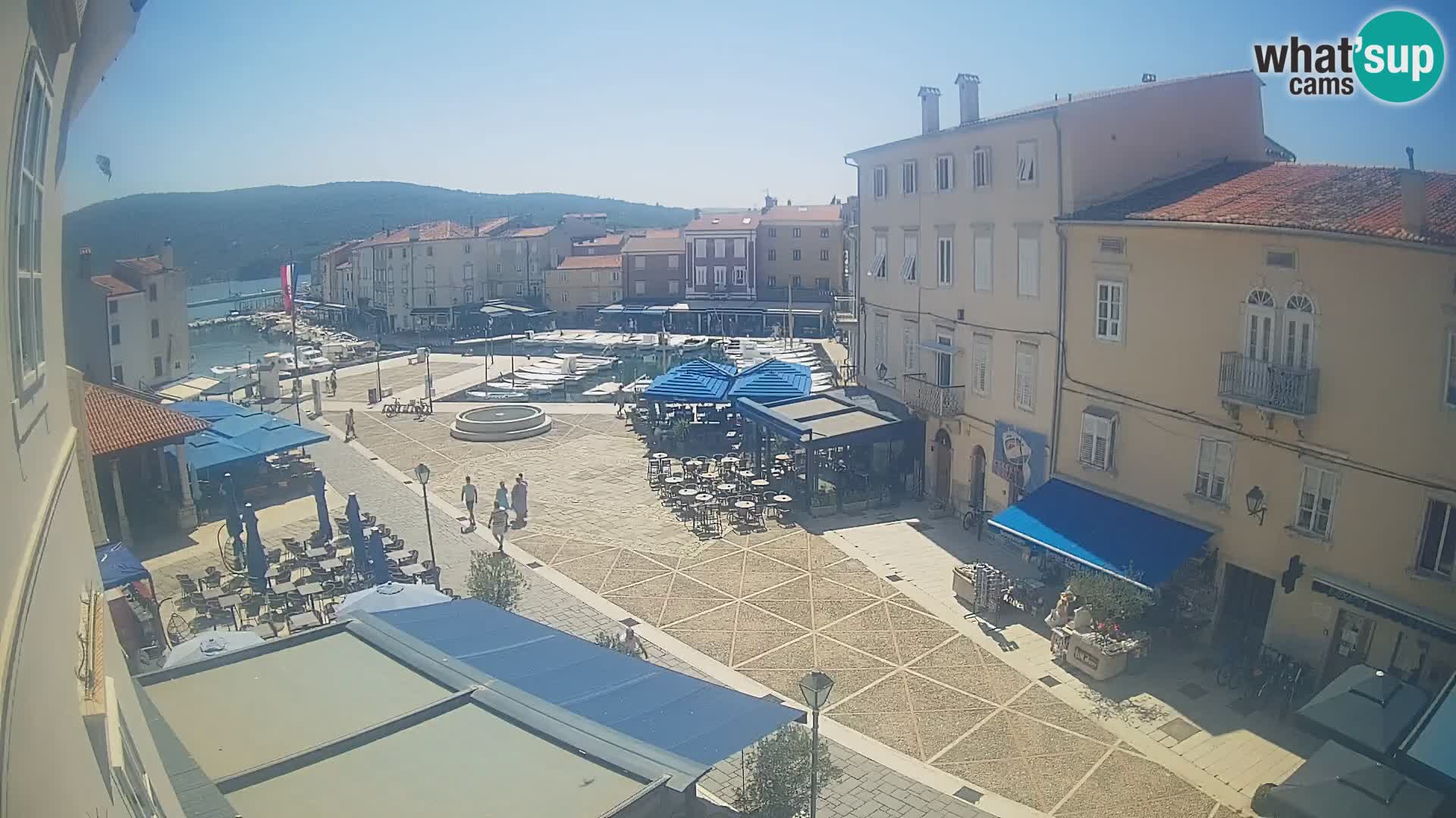LIVE cam Cres Stadt – Hauptplatz und “mandrač” – Cres Insel – Kroatien