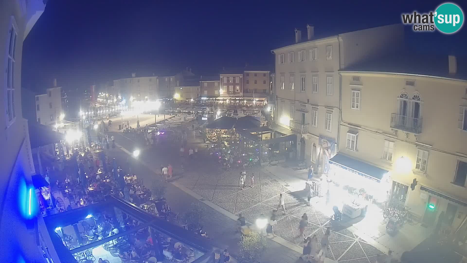 LIVE cam Cres city – place principale et “mandrač” – île de Cres – Croatie