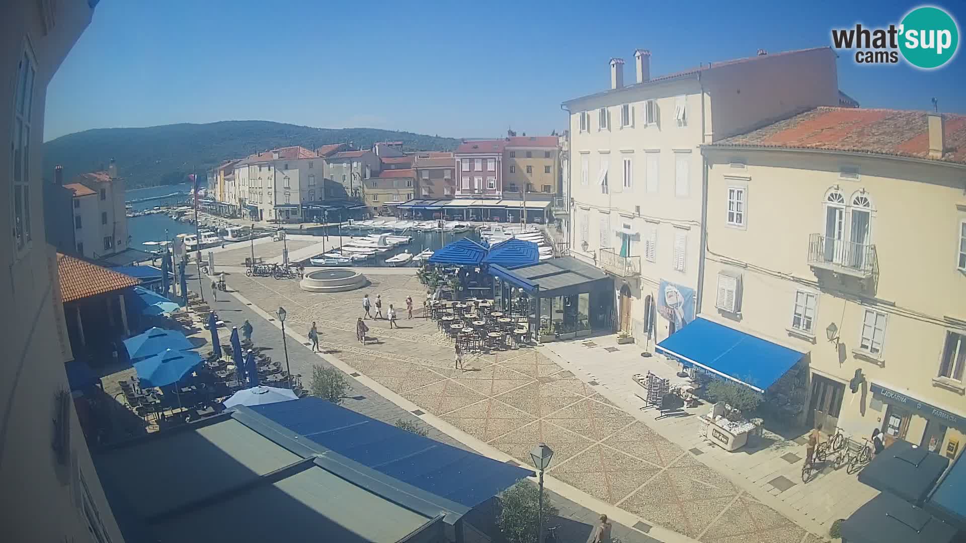 LIVE cam Cres city – place principale et “mandrač” – île de Cres – Croatie