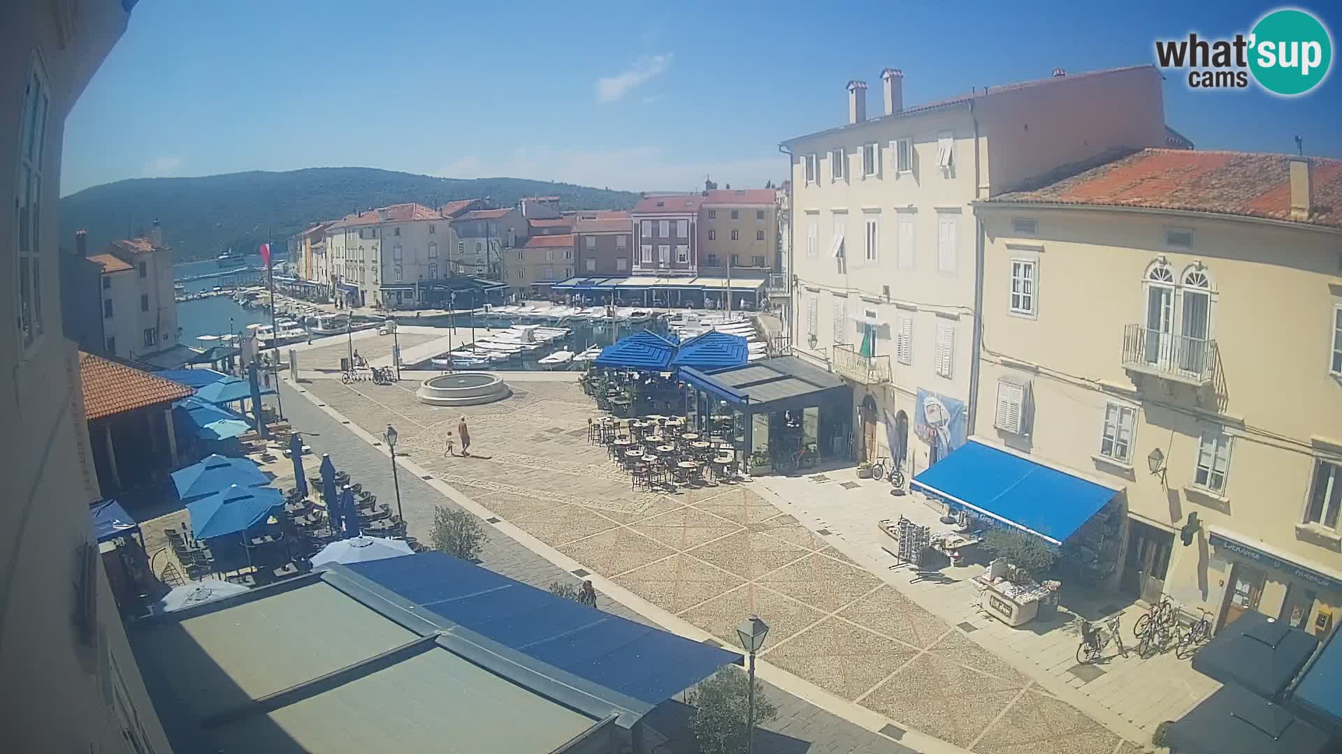Cámara en vivo ciudad de Cres – plaza principal y “mandrač” – isla de Cres – Croacia