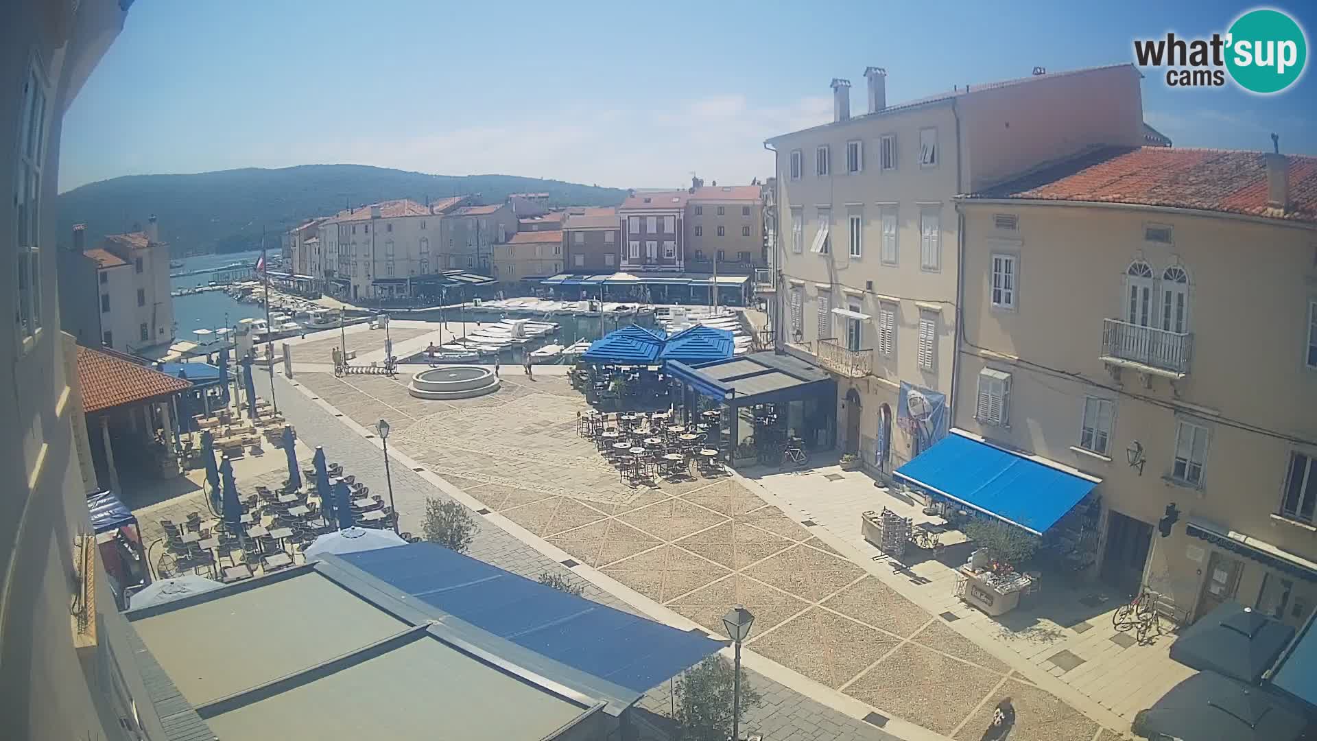 LIVE cam Cres city – place principale et “mandrač” – île de Cres – Croatie