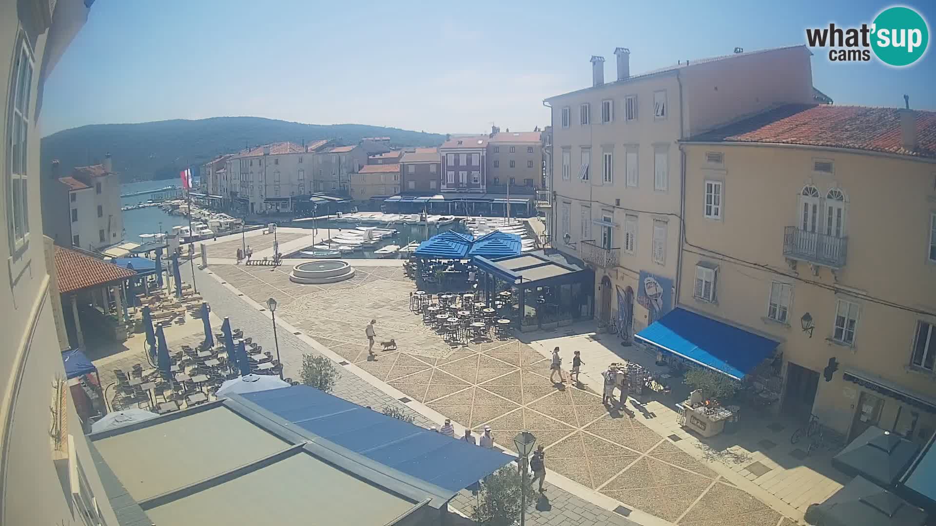 LIVE cam Cres city – place principale et “mandrač” – île de Cres – Croatie