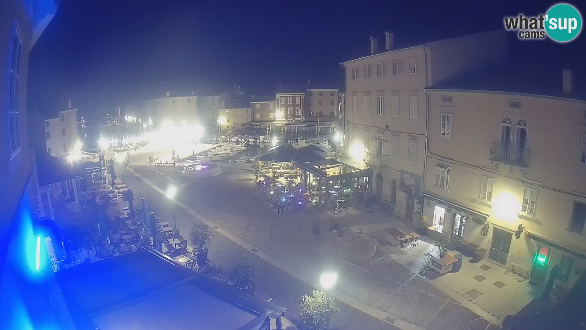 Cámara en vivo ciudad de Cres – plaza principal y “mandrač” – isla de Cres – Croacia