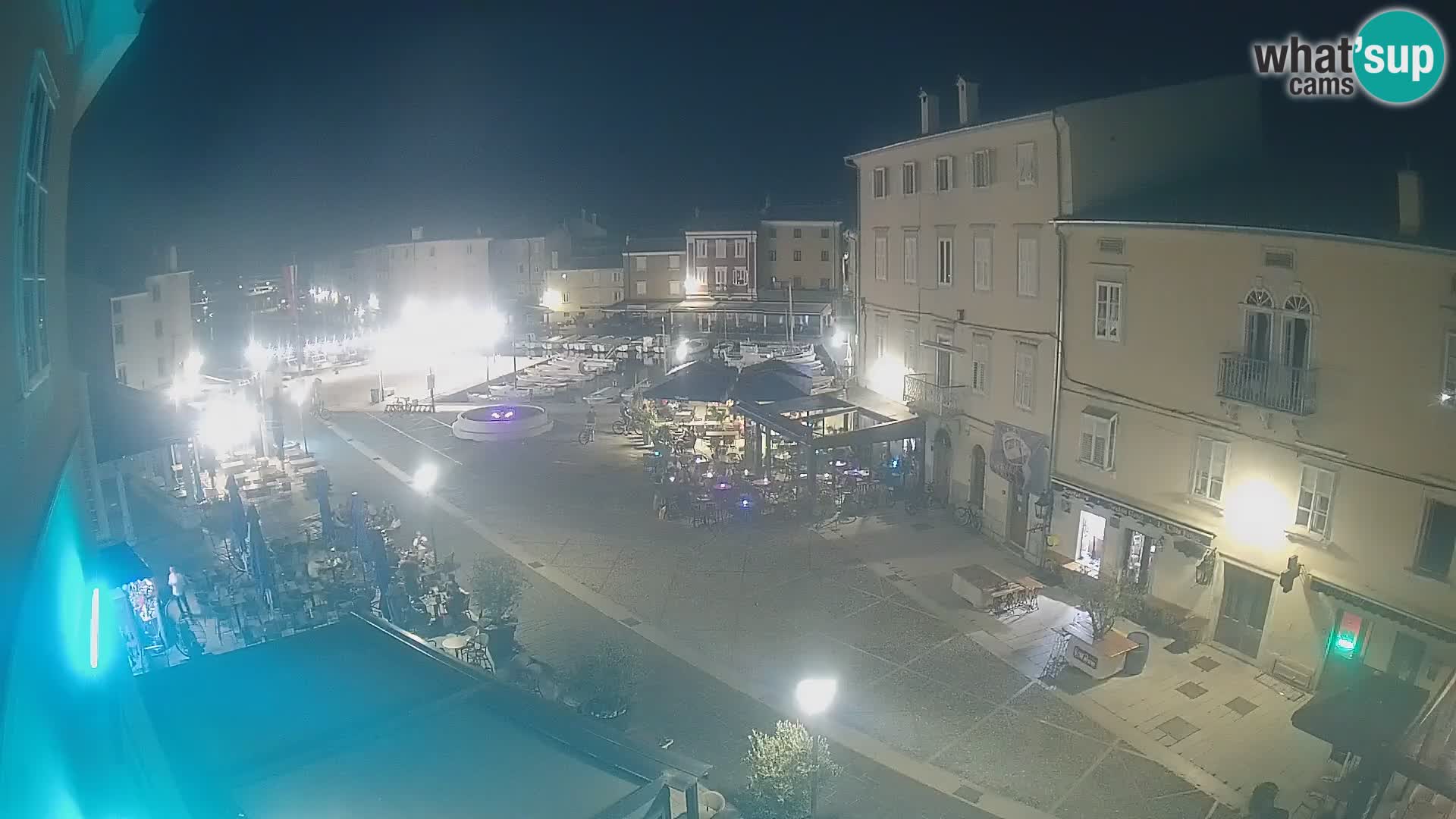 LIVE cam Cres city – place principale et “mandrač” – île de Cres – Croatie