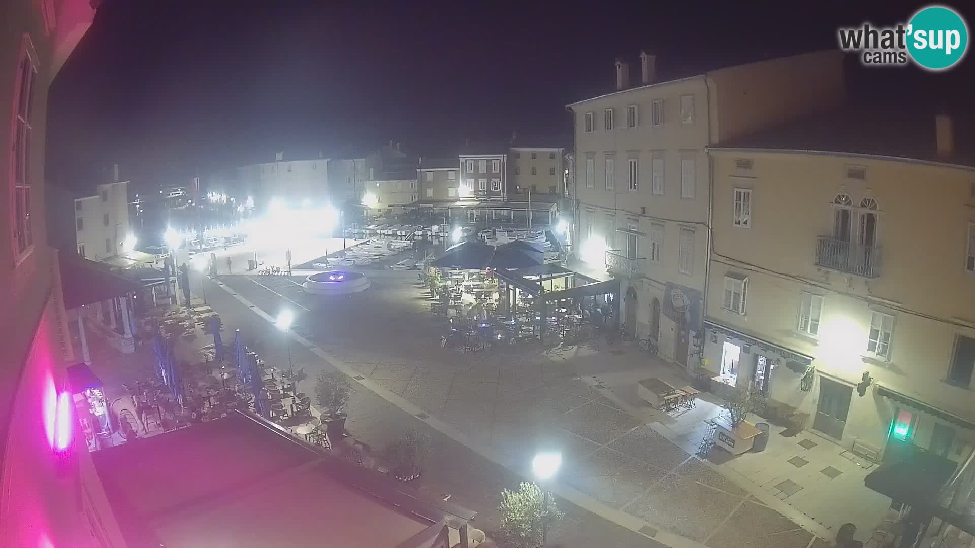 LIVE cam Cres city – place principale et “mandrač” – île de Cres – Croatie