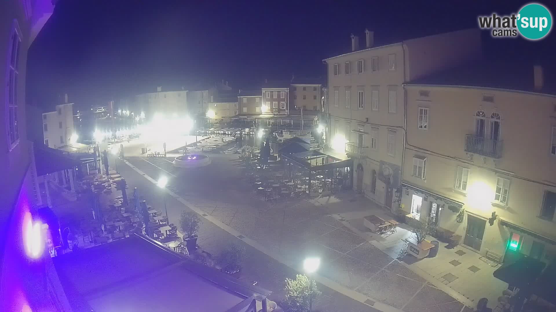 Cámara en vivo ciudad de Cres – plaza principal y “mandrač” – isla de Cres – Croacia