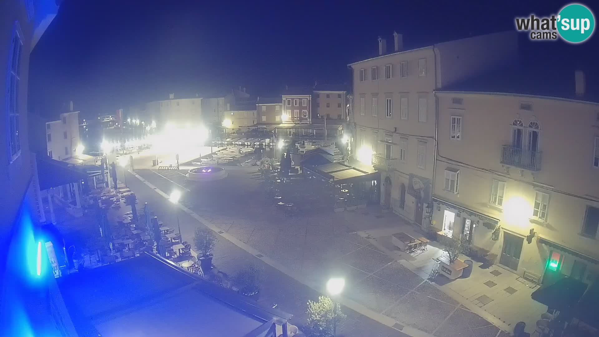 Kamera v ŽIVO Cres mesto – glavni trg in “mandrač” – otok Cres – Hrvaška