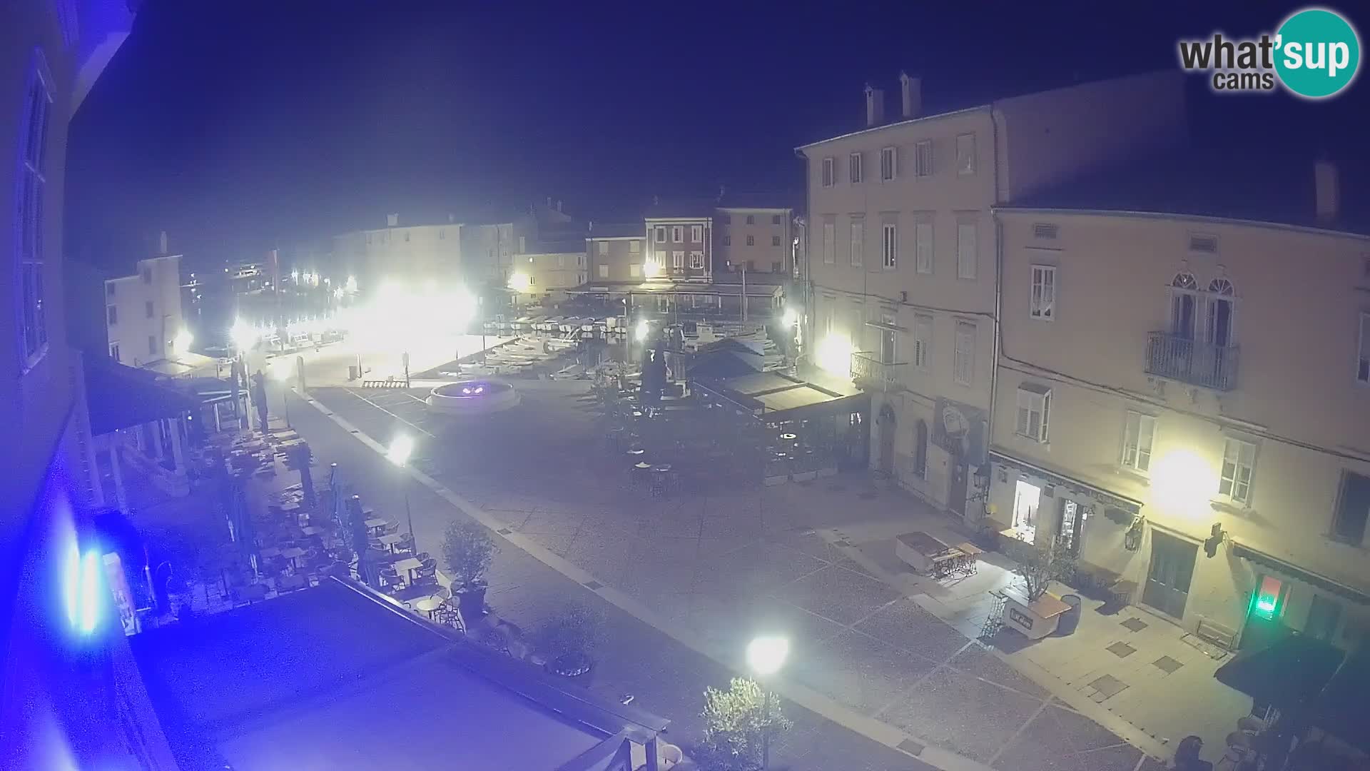 Kamera v ŽIVO Cres mesto – glavni trg in “mandrač” – otok Cres – Hrvaška