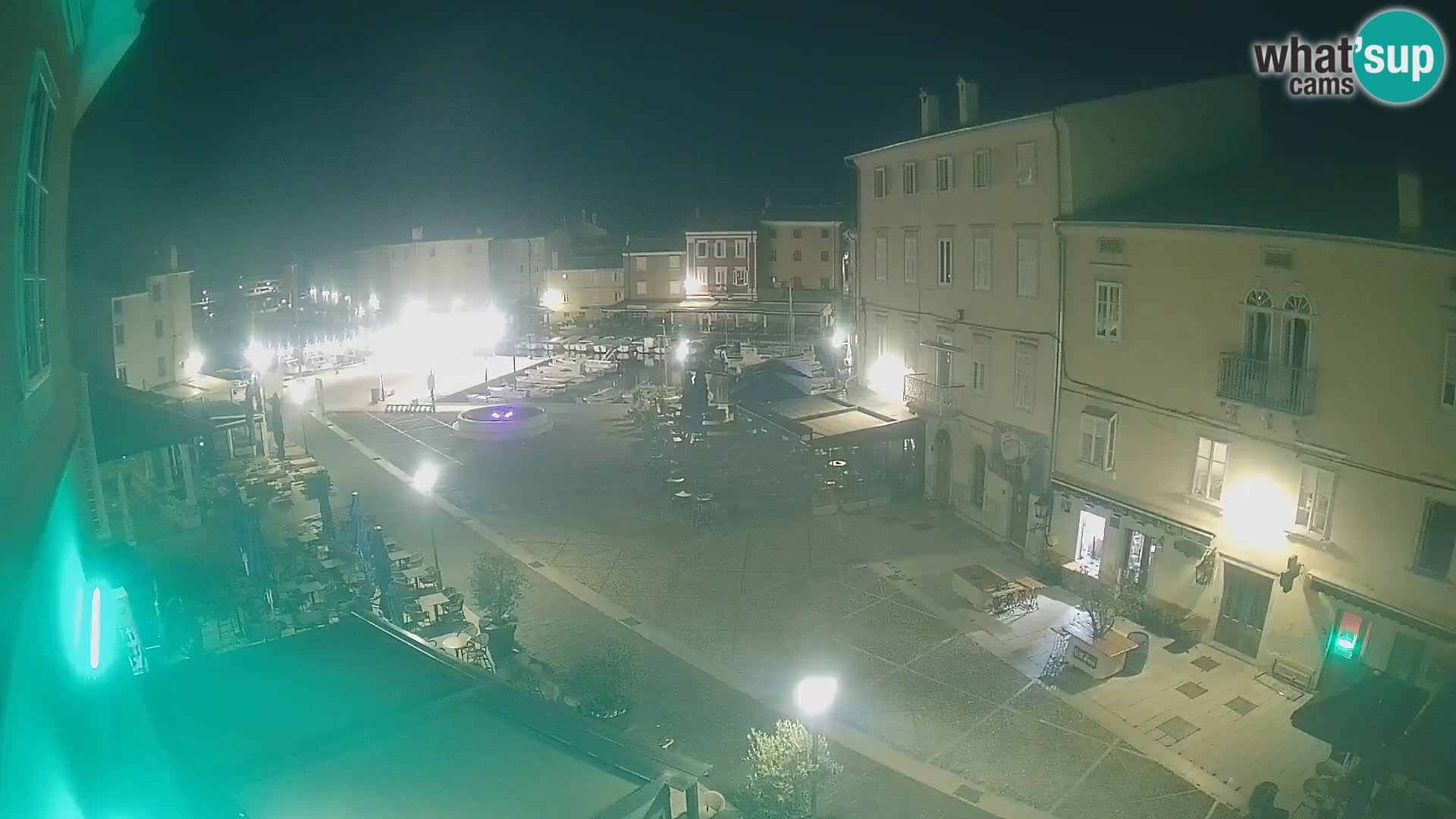 Kamera v ŽIVO Cres mesto – glavni trg in “mandrač” – otok Cres – Hrvaška