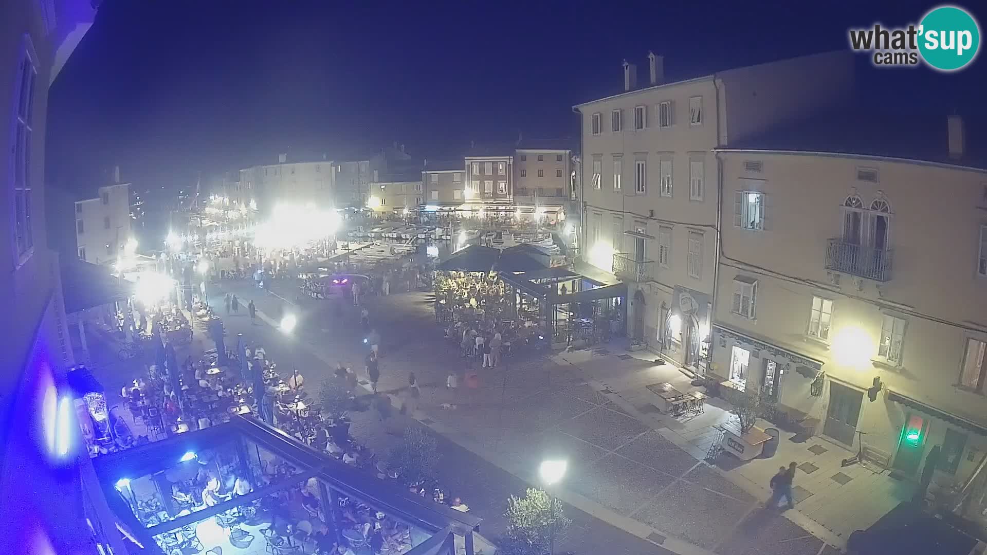 Kamera v ŽIVO Cres mesto – glavni trg in “mandrač” – otok Cres – Hrvaška