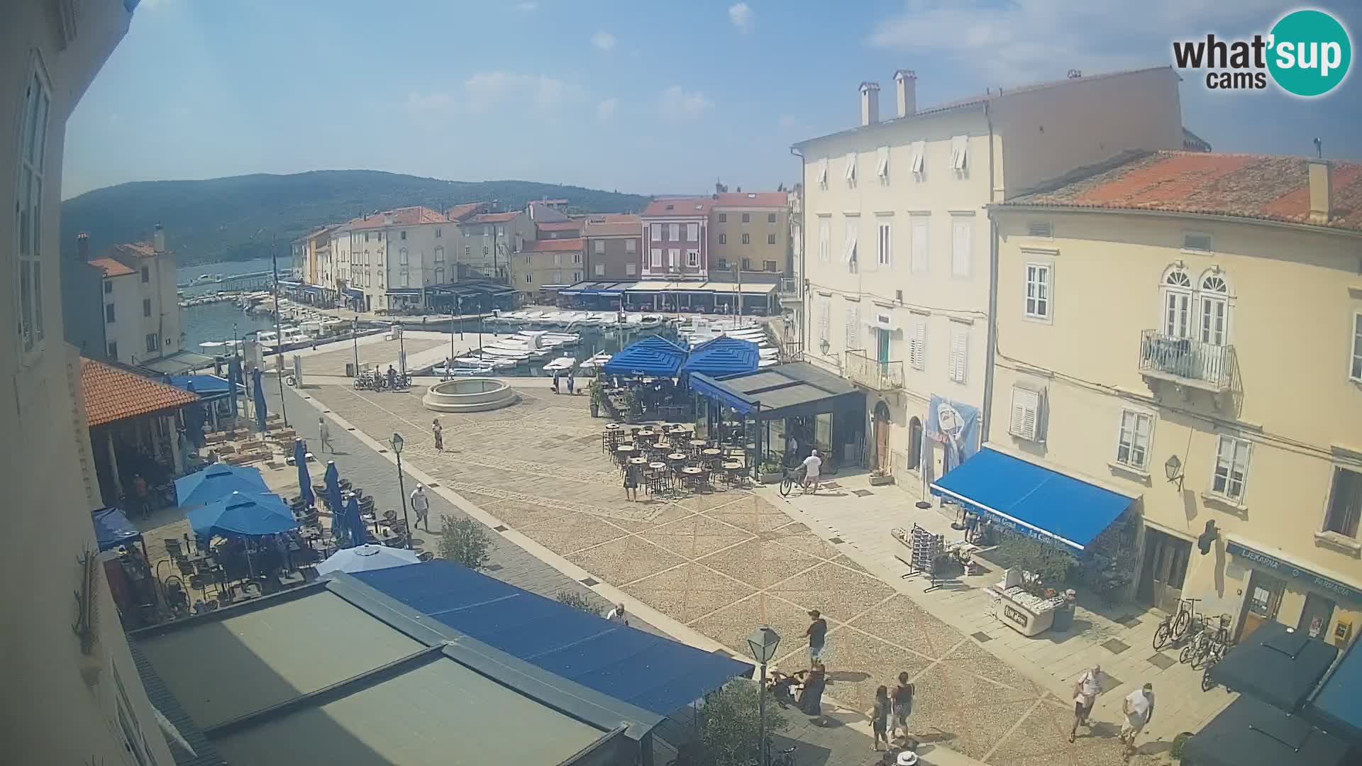 LIVE cam Cres Stadt – Hauptplatz und “mandrač” – Cres Insel – Kroatien