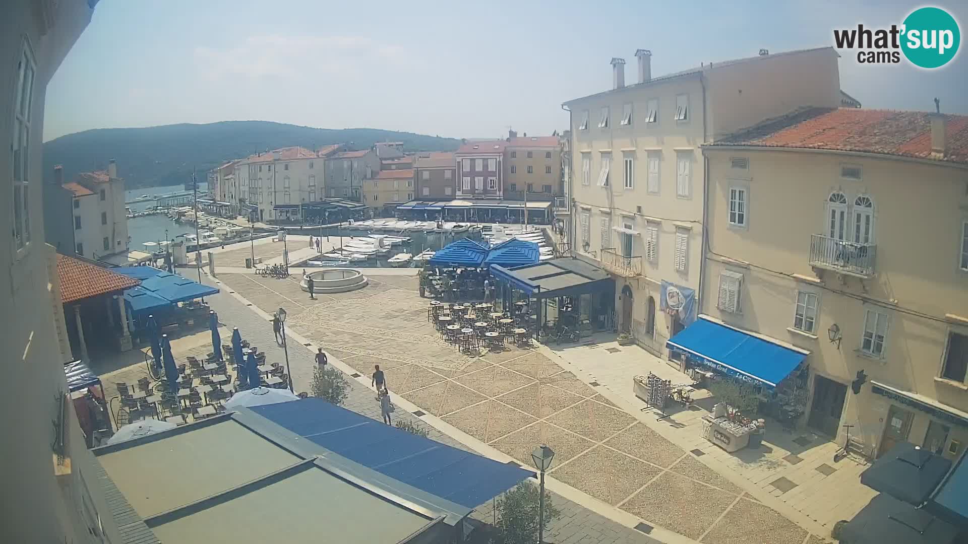 LIVE cam Cres Stadt – Hauptplatz und “mandrač” – Cres Insel – Kroatien