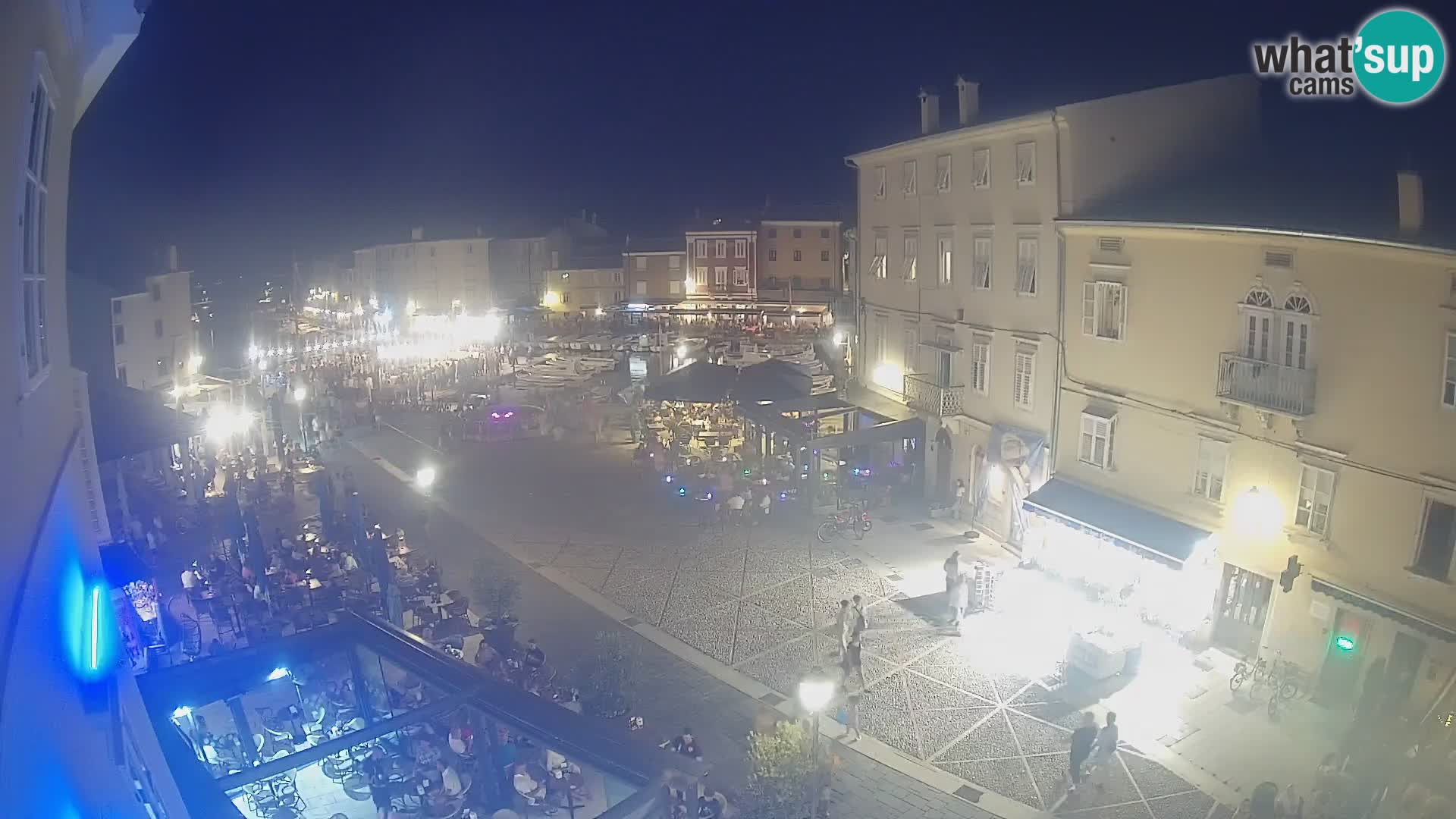 LIVE cam Cres città – piazza principale e “mandrač” – isola di Cherso – Croazia
