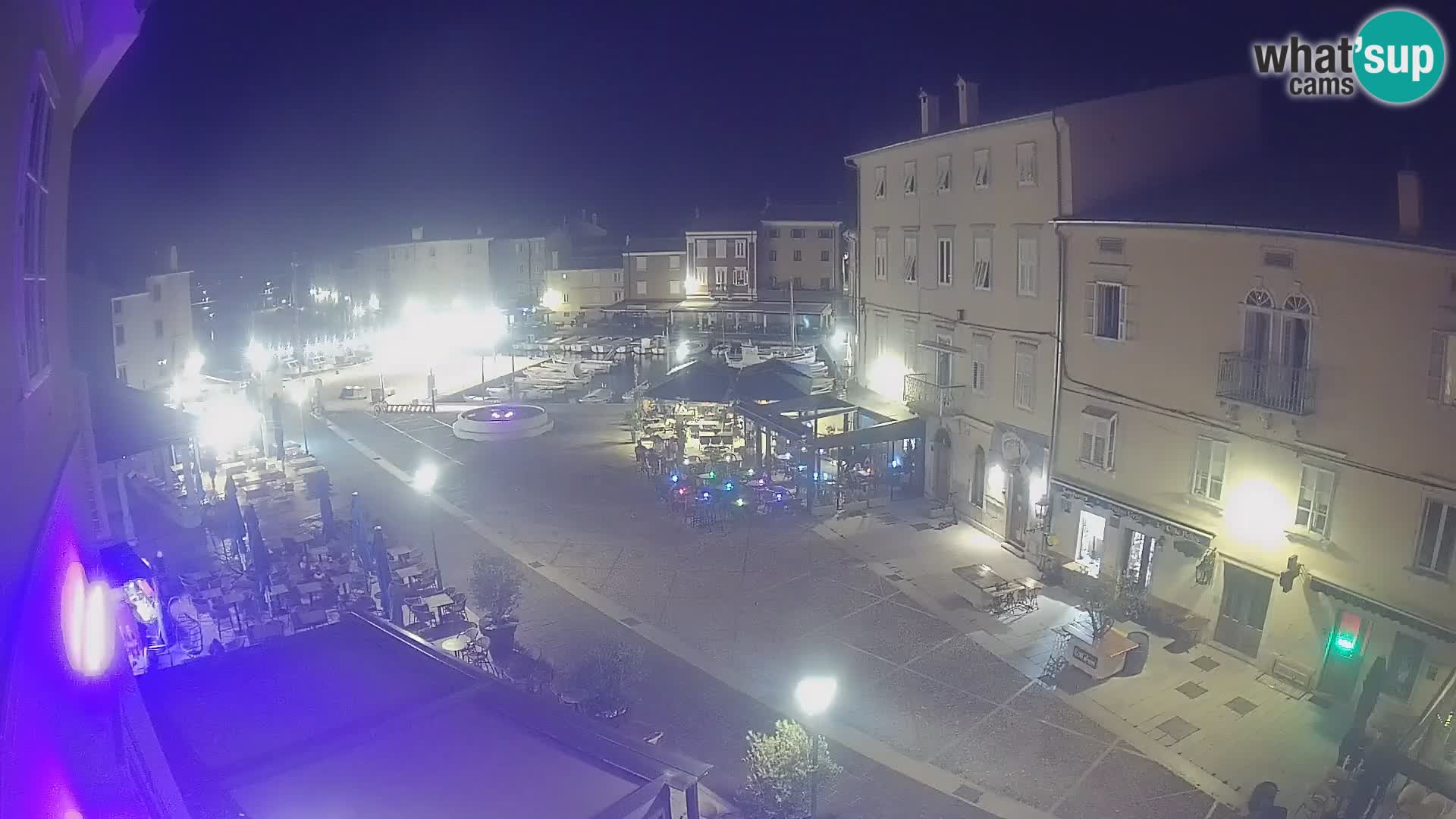 Cámara en vivo ciudad de Cres – plaza principal y “mandrač” – isla de Cres – Croacia