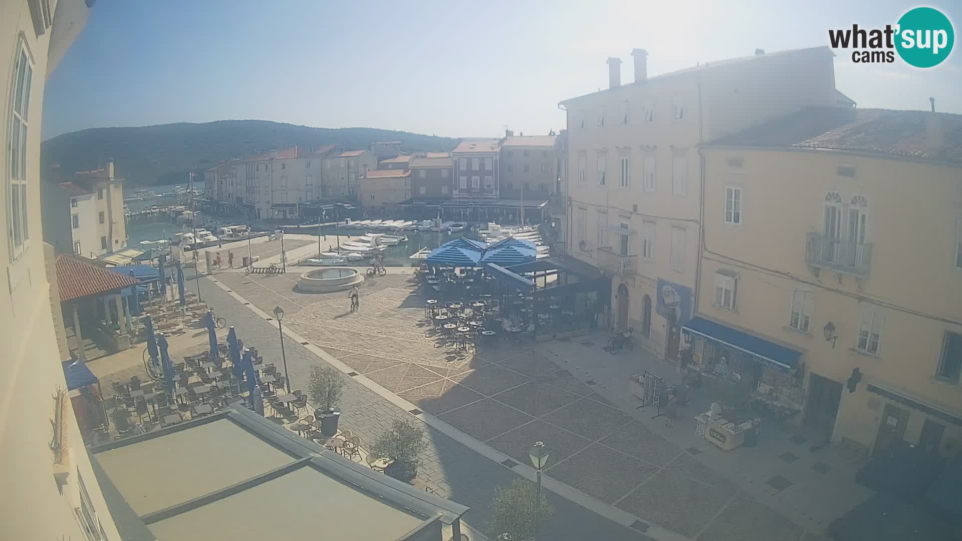 LIVE cam Cres Stadt – Hauptplatz und “mandrač” – Cres Insel – Kroatien