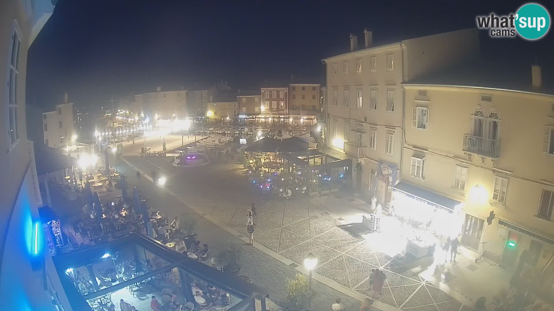 Kamera v ŽIVO Cres mesto – glavni trg in “mandrač” – otok Cres – Hrvaška