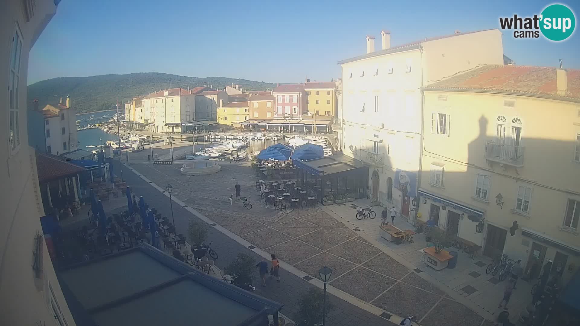 LIVE cam Cres city – main square and “mandrač” – Cres island – Croatia