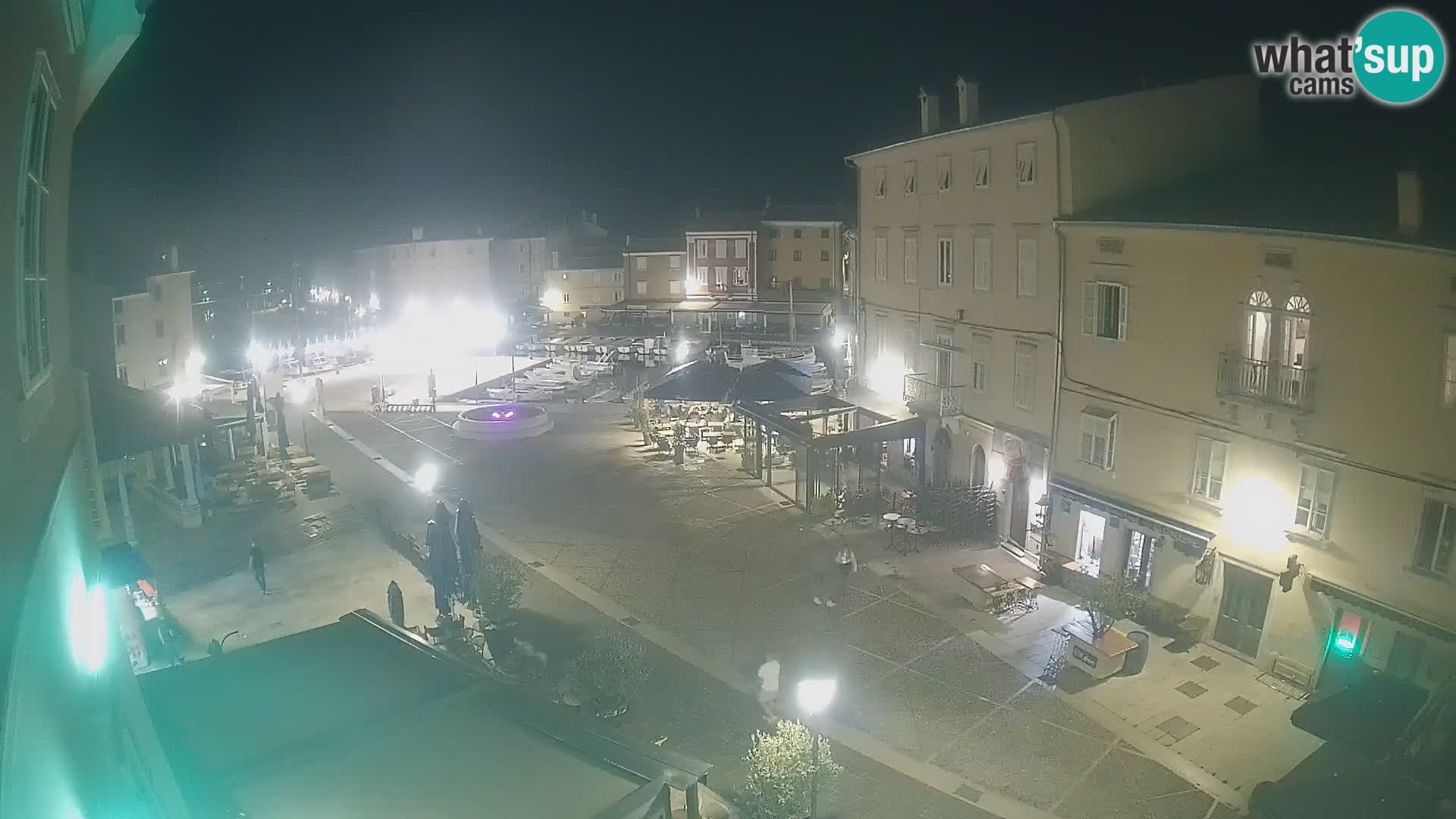 Kamera v ŽIVO Cres mesto – glavni trg in “mandrač” – otok Cres – Hrvaška