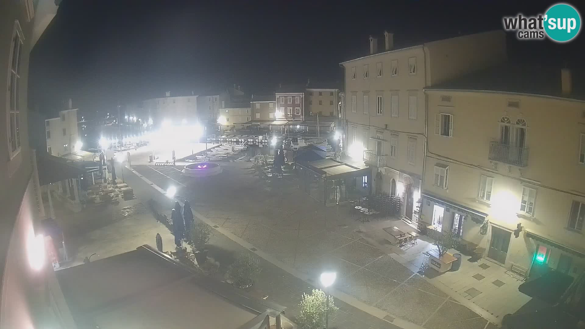 LIVE cam Cres city – place principale et “mandrač” – île de Cres – Croatie