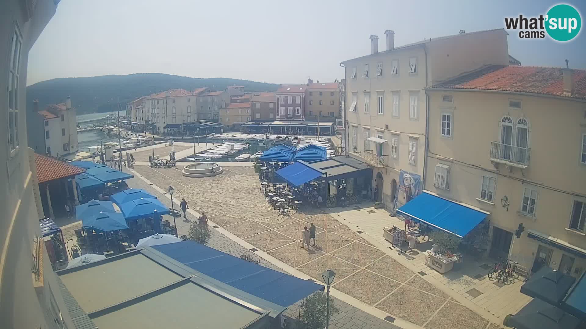 LIVE cam Cres Stadt – Hauptplatz und “mandrač” – Cres Insel – Kroatien