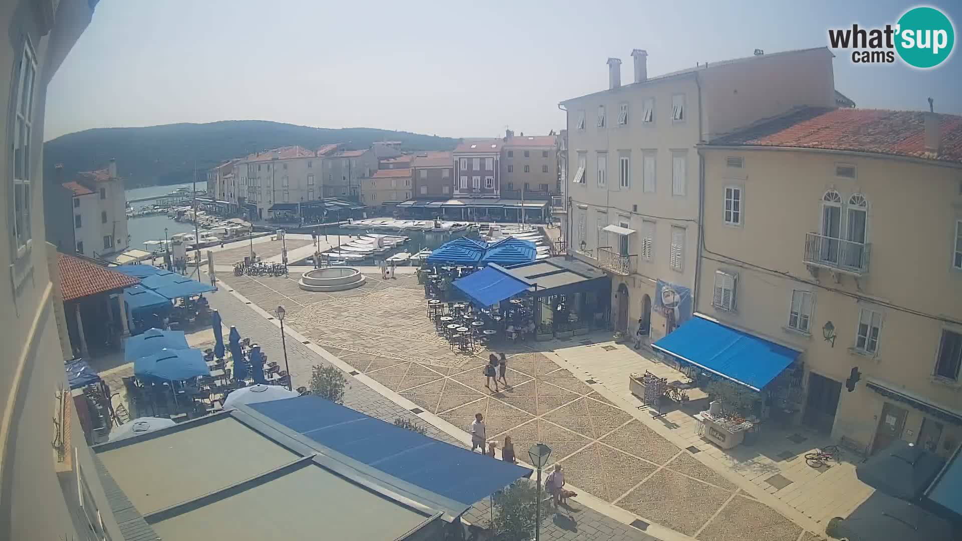 LIVE cam Cres Stadt – Hauptplatz und “mandrač” – Cres Insel – Kroatien