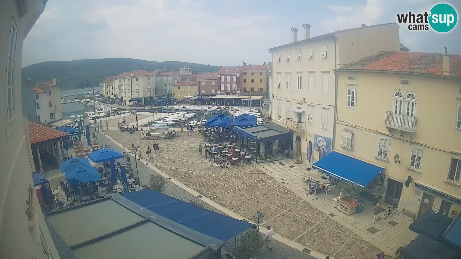 LIVE cam Cres città – piazza principale e “mandrač” – isola di Cherso – Croazia