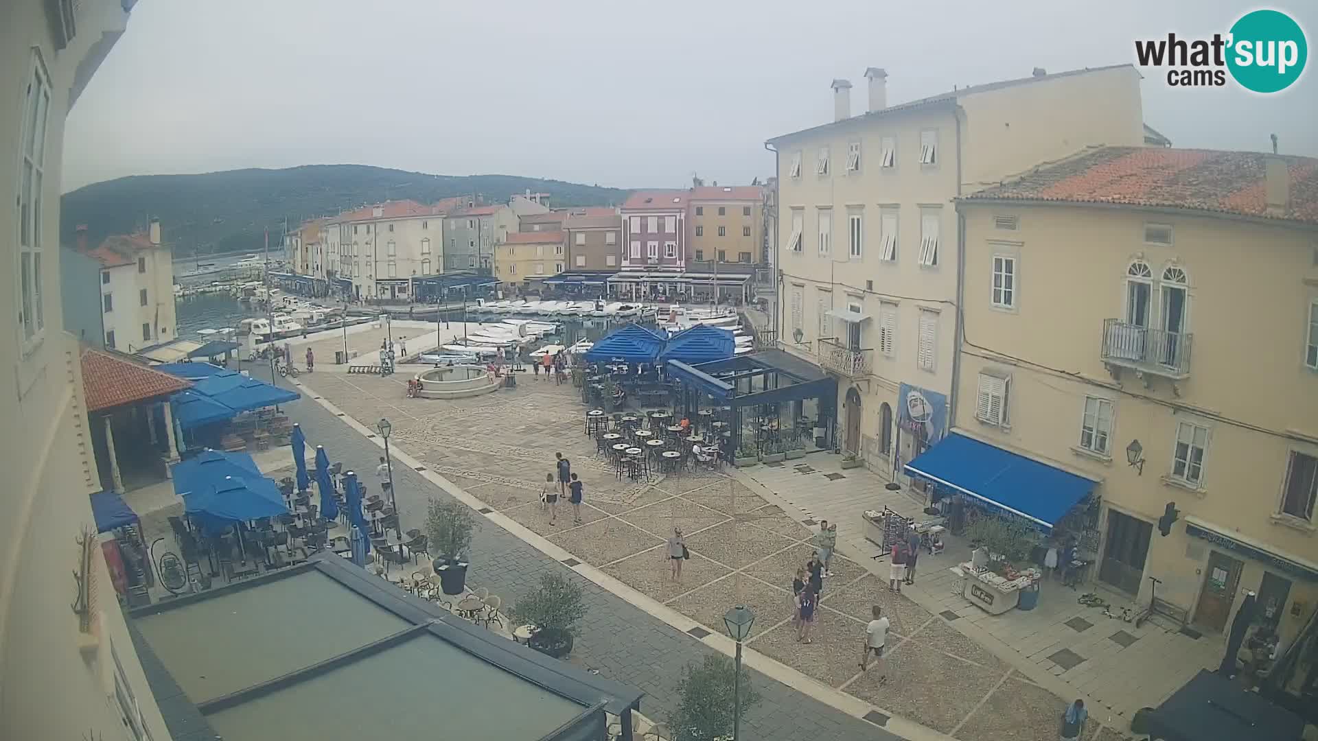 LIVE cam Cres città – piazza principale e “mandrač” – isola di Cherso – Croazia