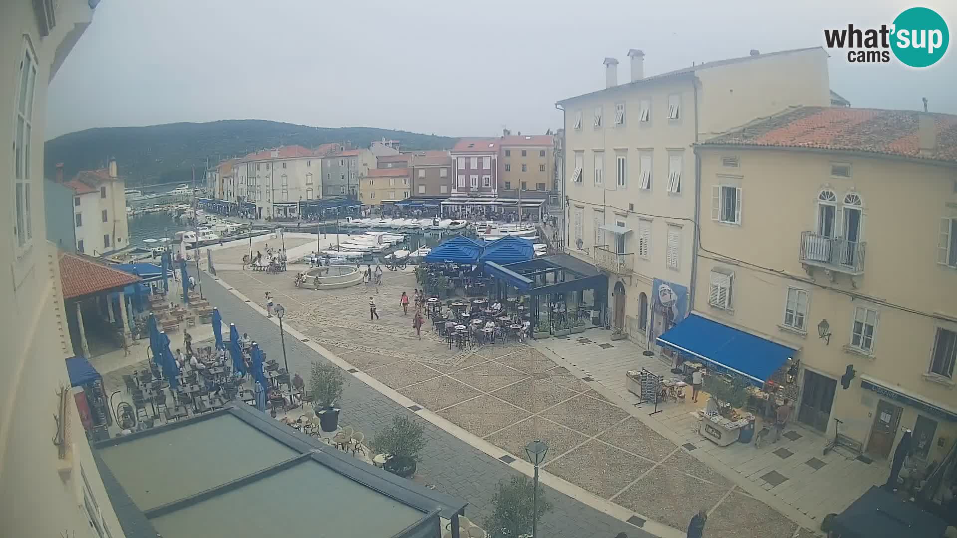 LIVE cam Cres Stadt – Hauptplatz und “mandrač” – Cres Insel – Kroatien