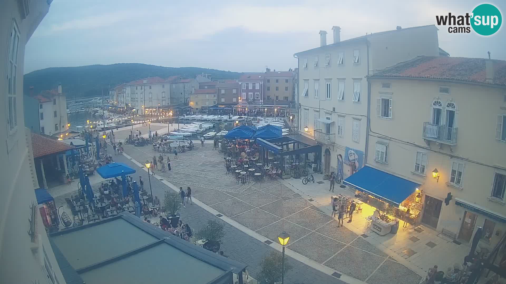 LIVE cam Cres Stadt – Hauptplatz und “mandrač” – Cres Insel – Kroatien