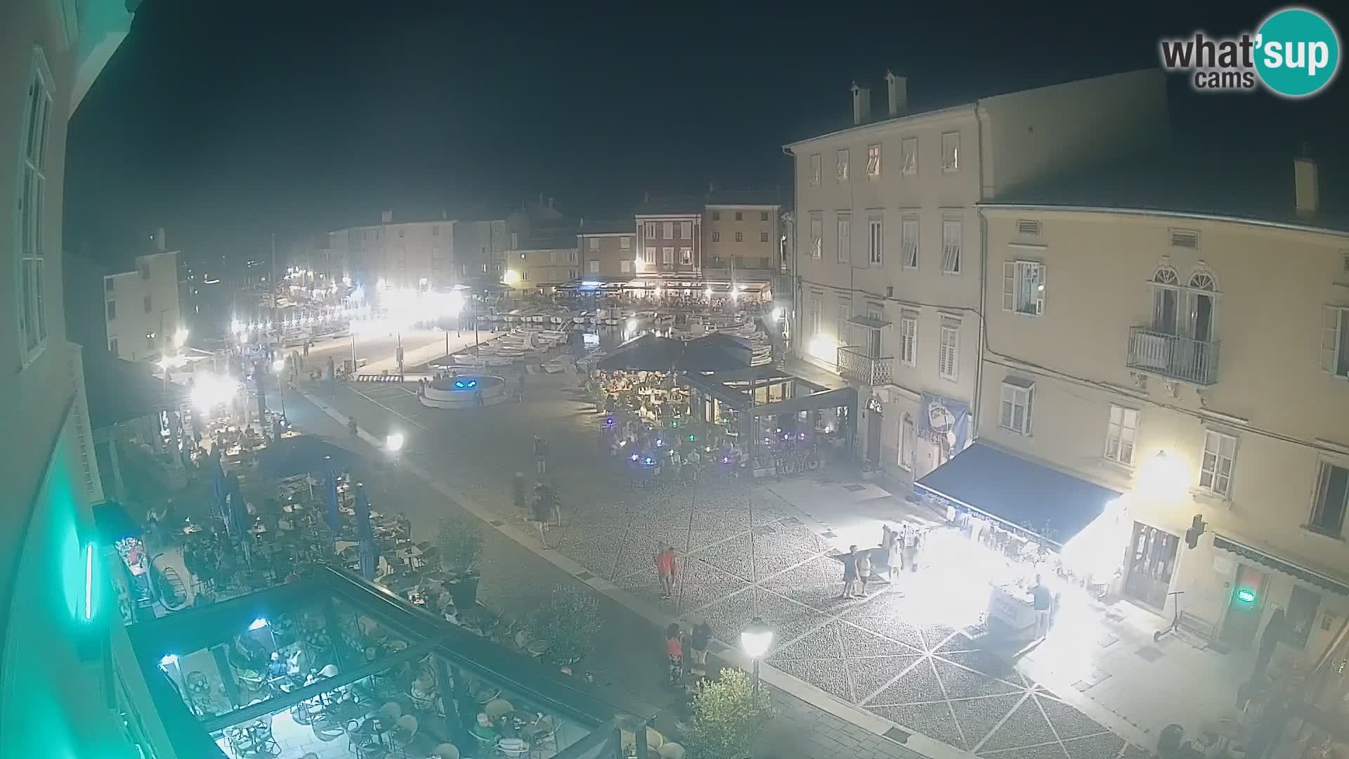 LIVE cam Cres Stadt – Hauptplatz und “mandrač” – Cres Insel – Kroatien