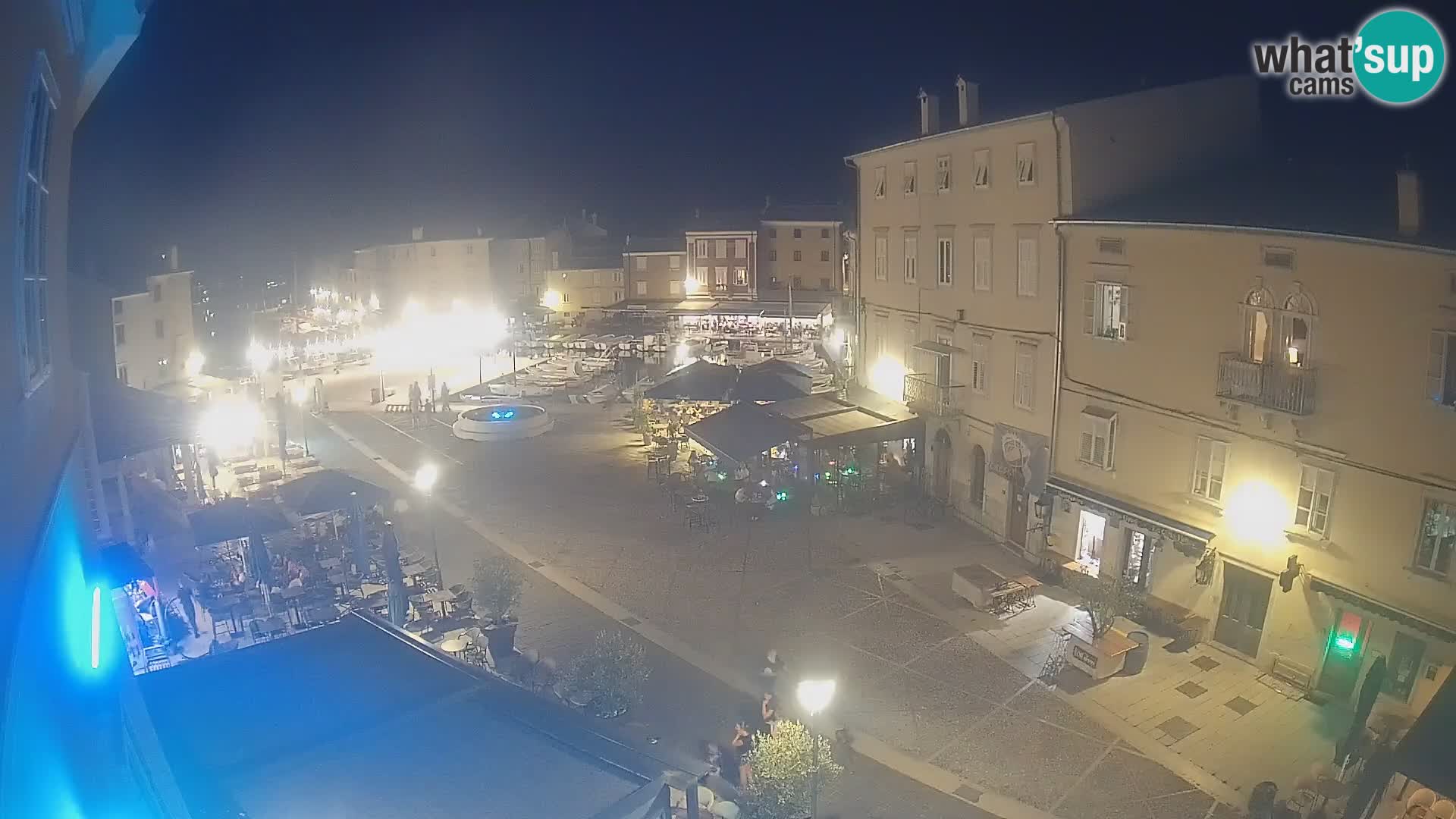 Kamera v ŽIVO Cres mesto – glavni trg in “mandrač” – otok Cres – Hrvaška