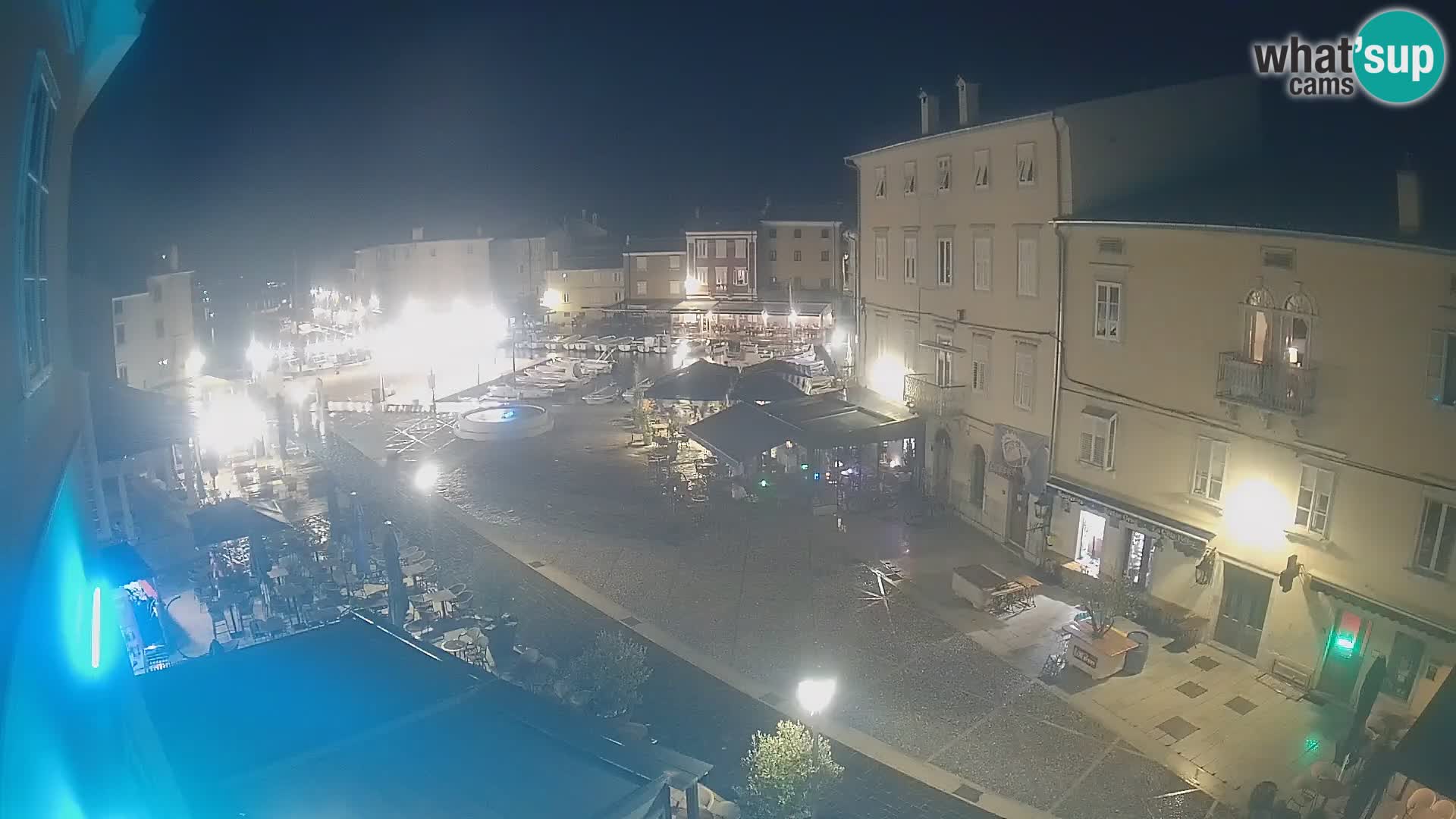 Cámara en vivo ciudad de Cres – plaza principal y “mandrač” – isla de Cres – Croacia