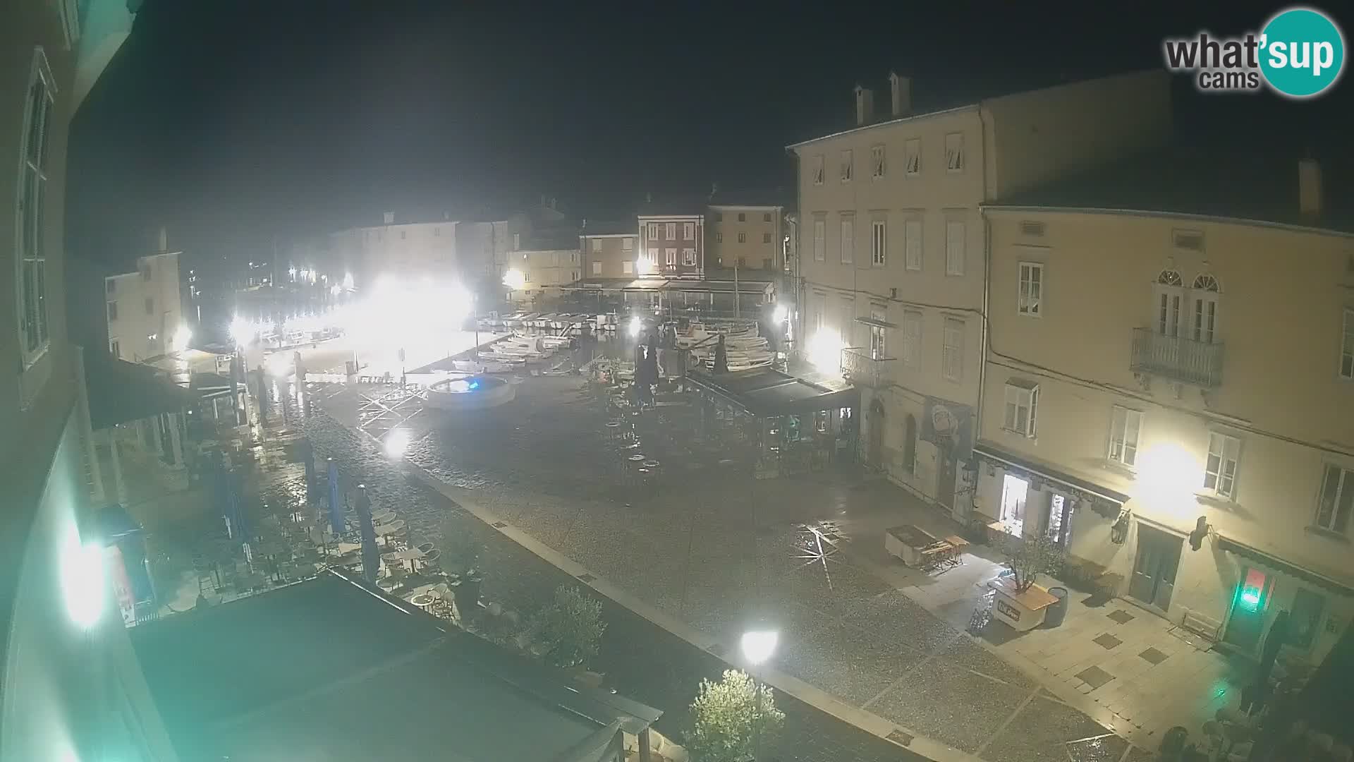 Cámara en vivo ciudad de Cres – plaza principal y “mandrač” – isla de Cres – Croacia