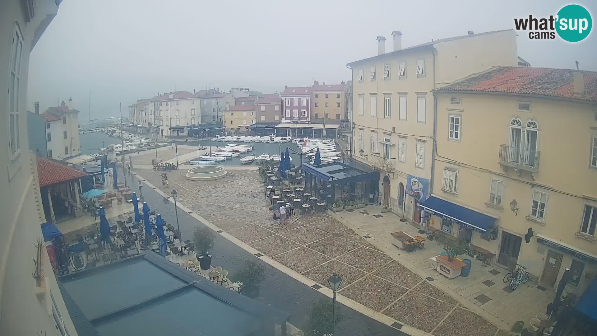 Cámara en vivo ciudad de Cres – plaza principal y “mandrač” – isla de Cres – Croacia