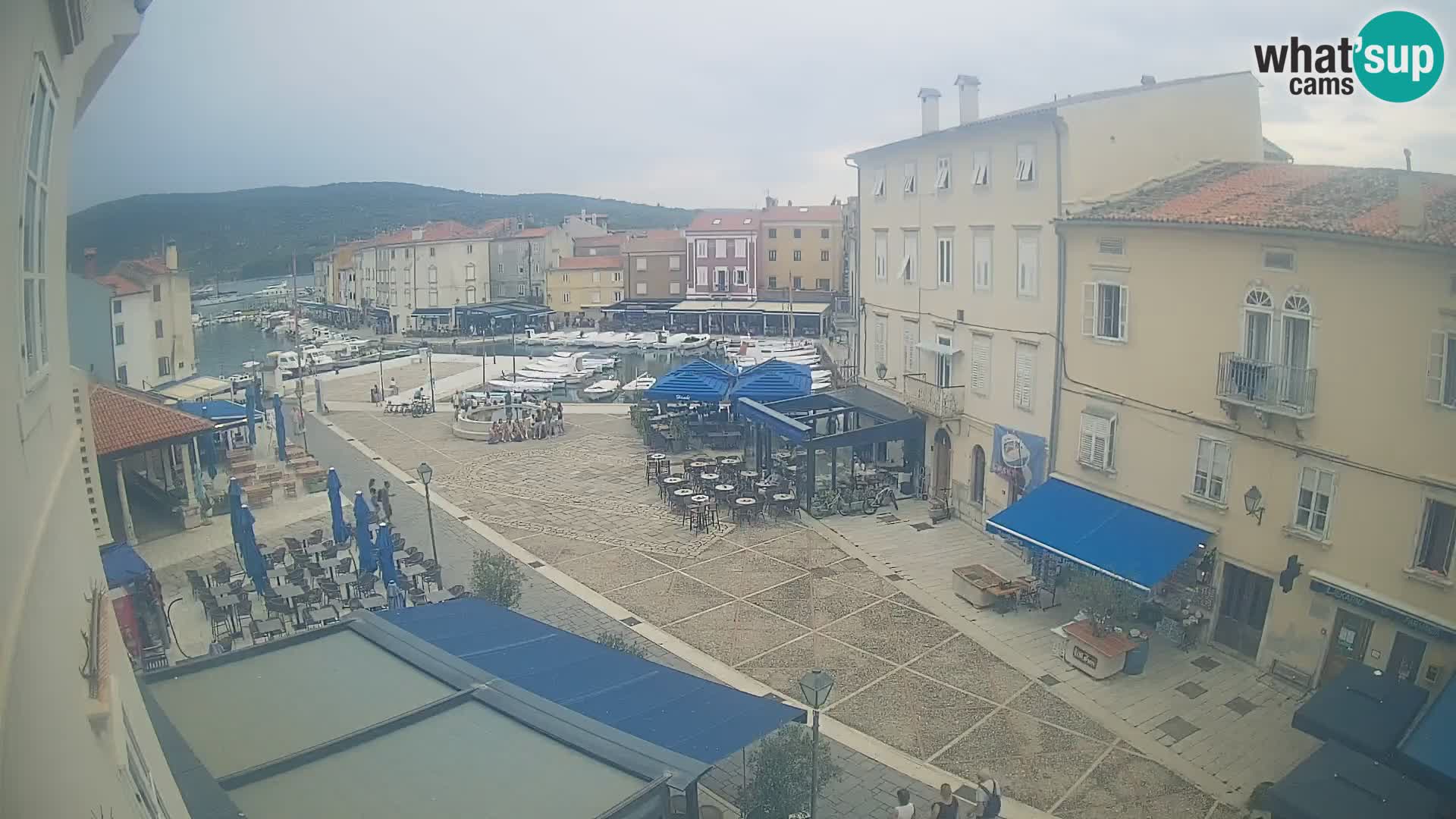 LIVE cam Cres Stadt – Hauptplatz und “mandrač” – Cres Insel – Kroatien