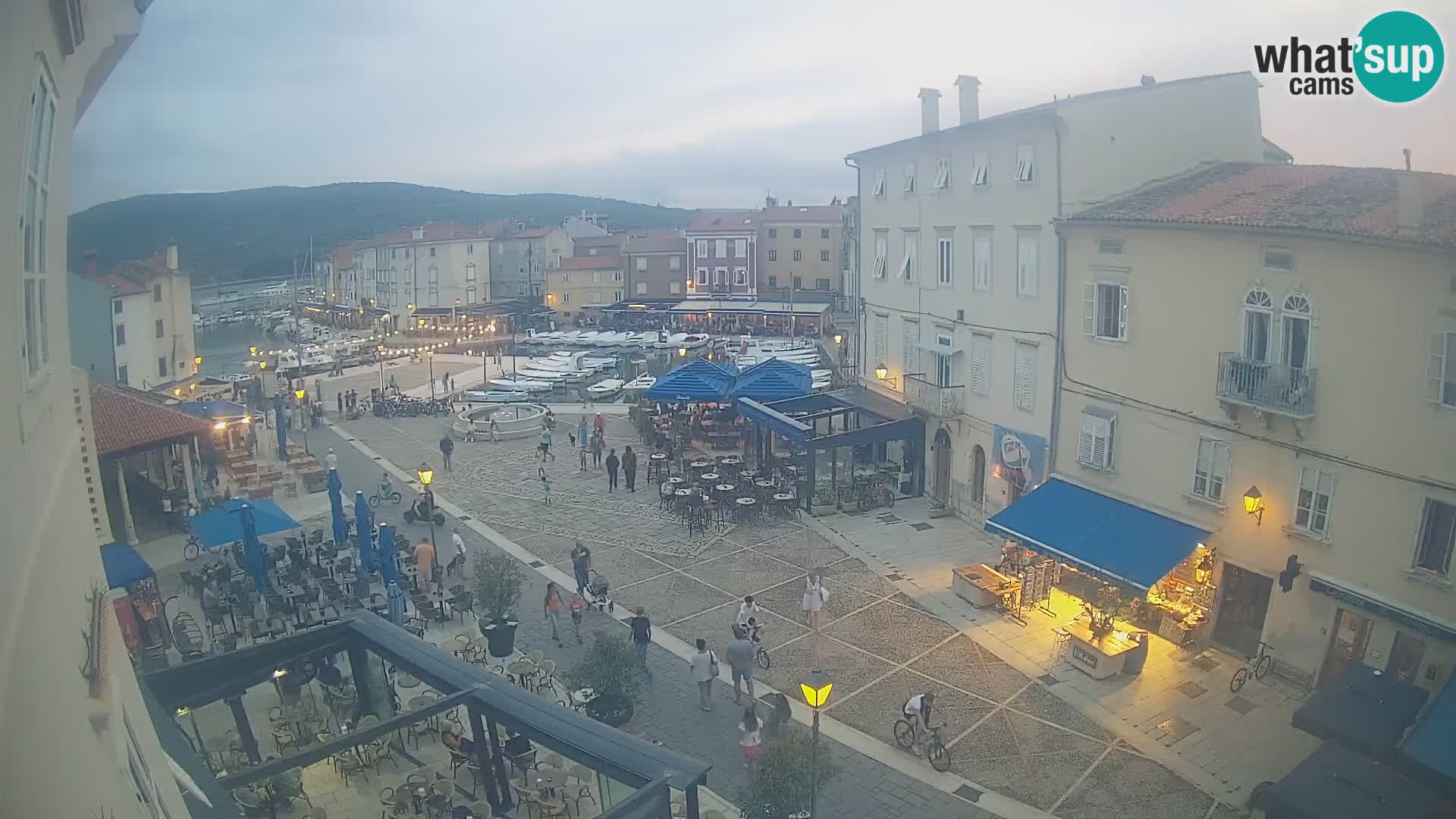 LIVE cam Cres Stadt – Hauptplatz und “mandrač” – Cres Insel – Kroatien