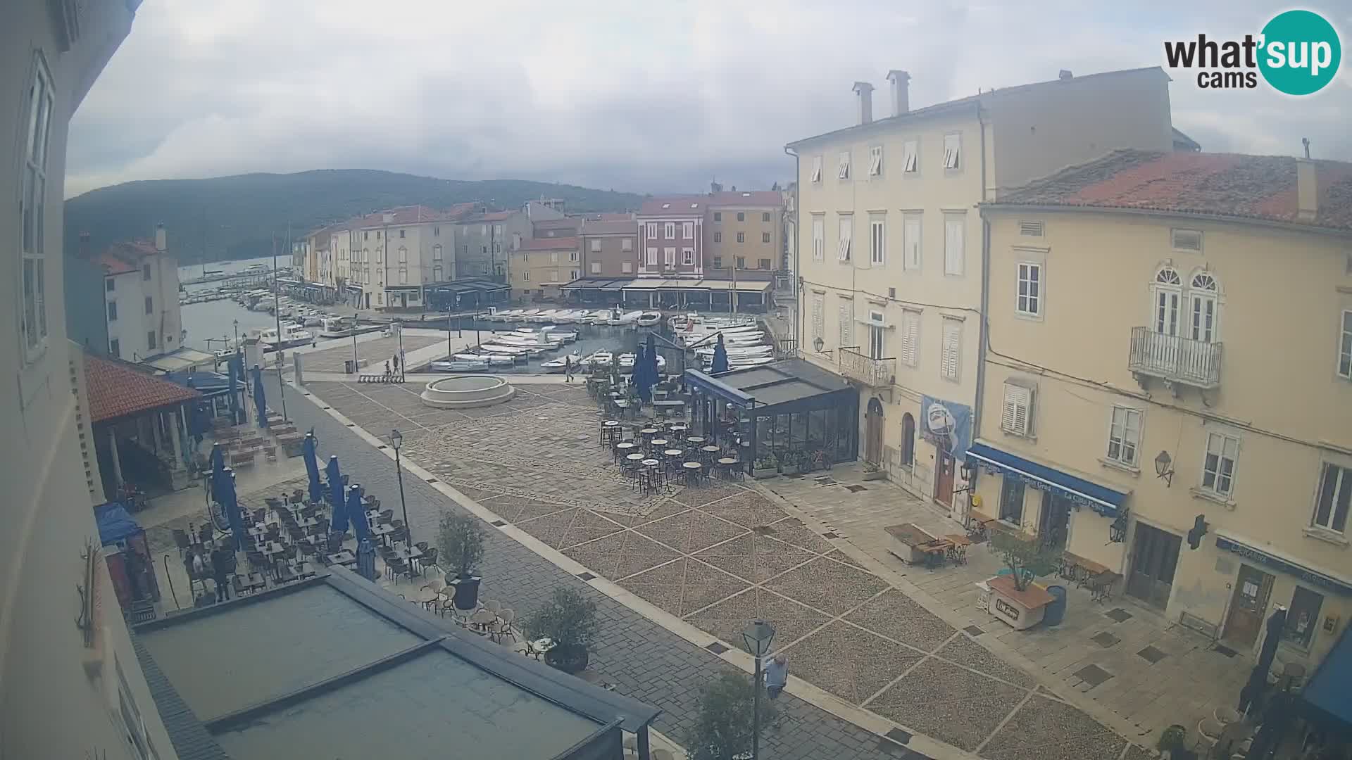 LIVE cam Cres Stadt – Hauptplatz und “mandrač” – Cres Insel – Kroatien
