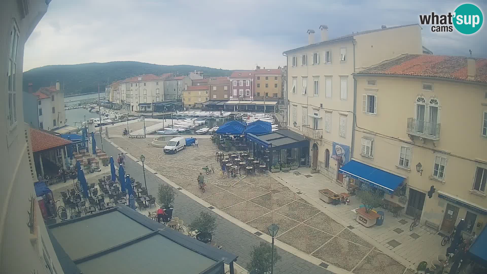 LIVE cam Cres Stadt – Hauptplatz und “mandrač” – Cres Insel – Kroatien