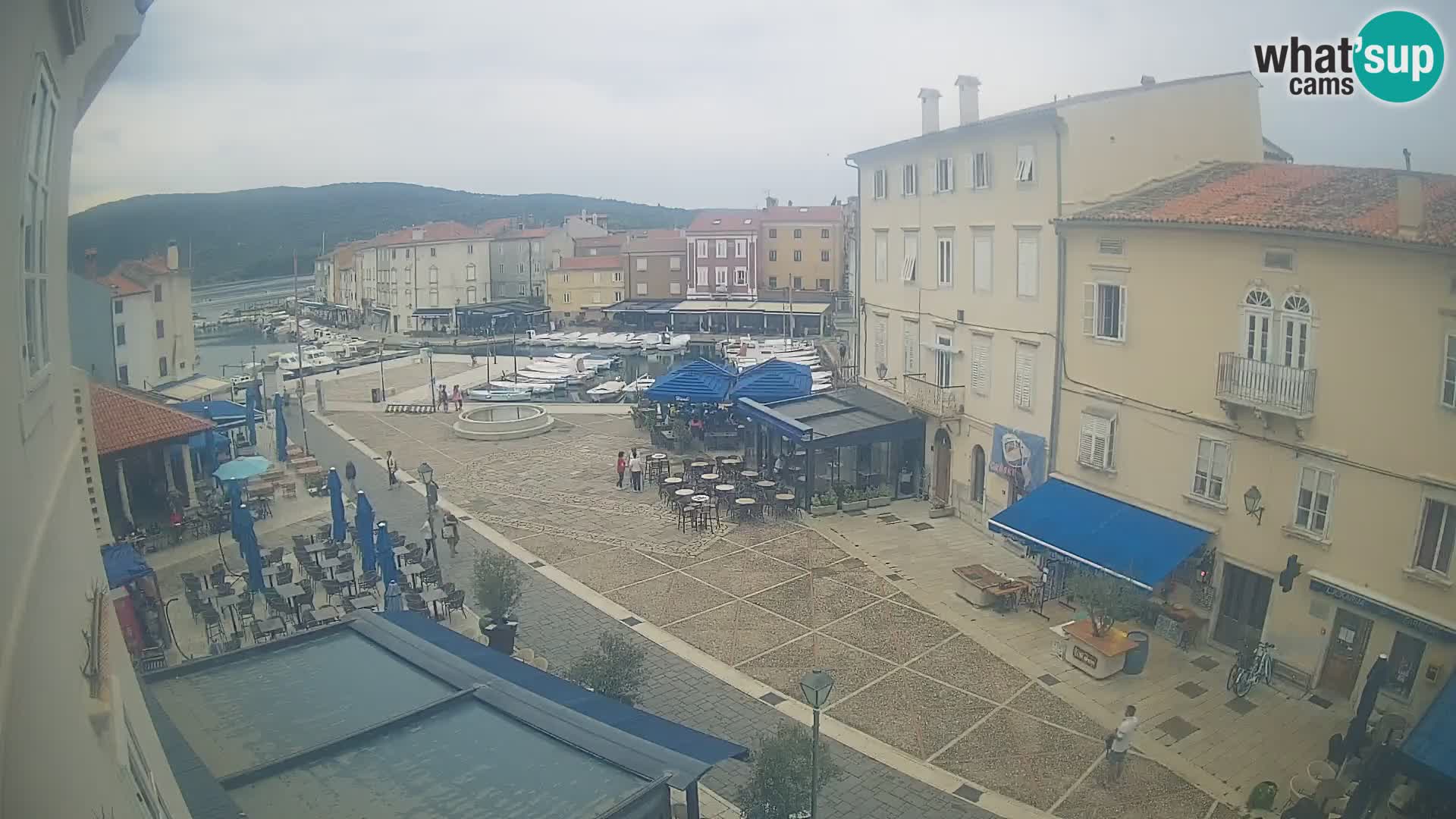 LIVE cam Cres città – piazza principale e “mandrač” – isola di Cherso – Croazia