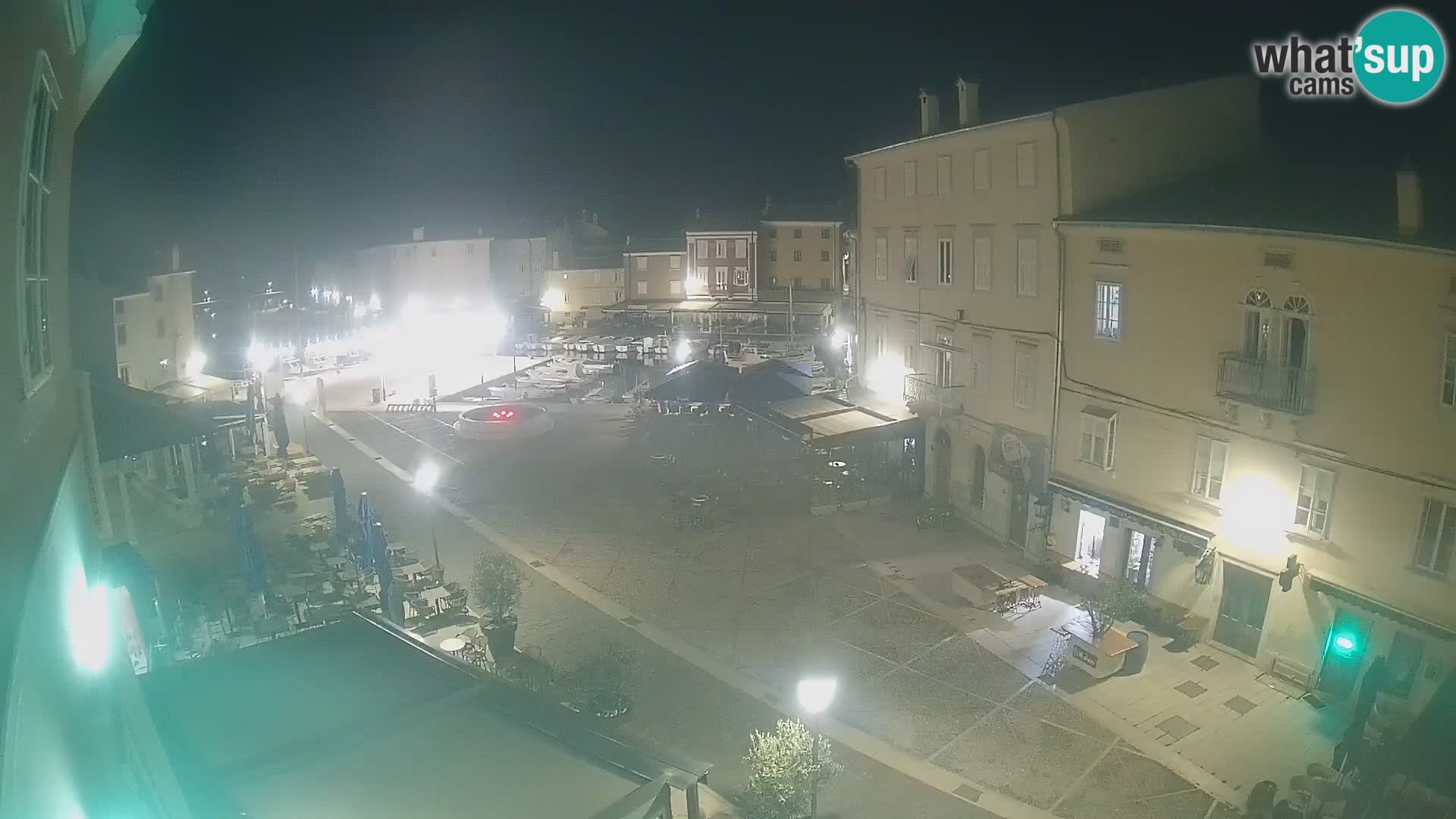 Kamera v ŽIVO Cres mesto – glavni trg in “mandrač” – otok Cres – Hrvaška