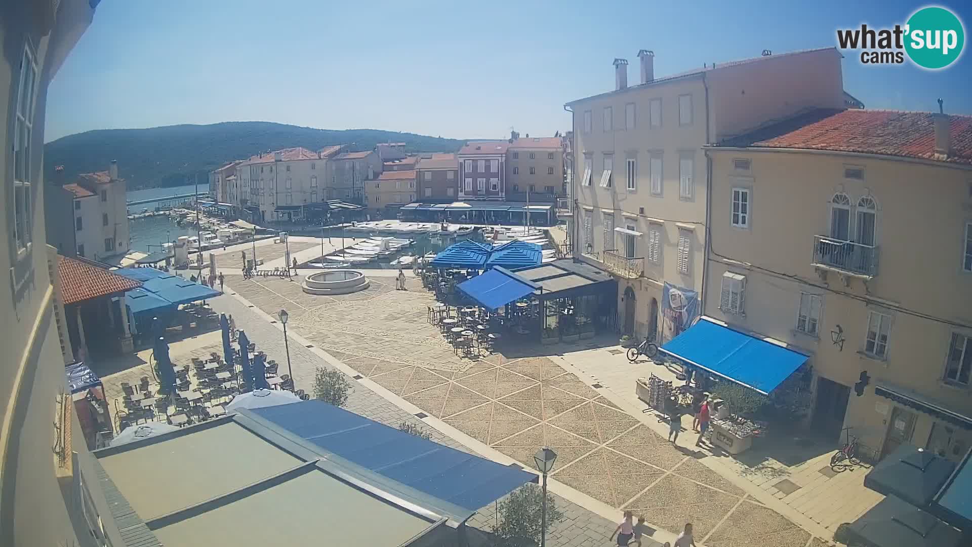 LIVE cam Cres città – piazza principale e “mandrač” – isola di Cherso – Croazia