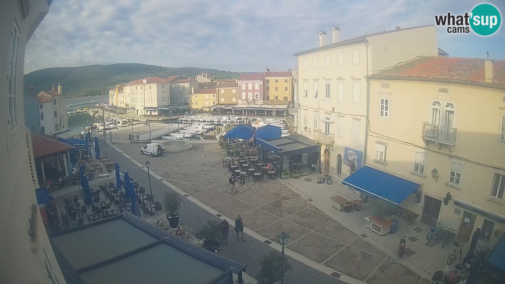 LIVE cam Cres Stadt – Hauptplatz und “mandrač” – Cres Insel – Kroatien