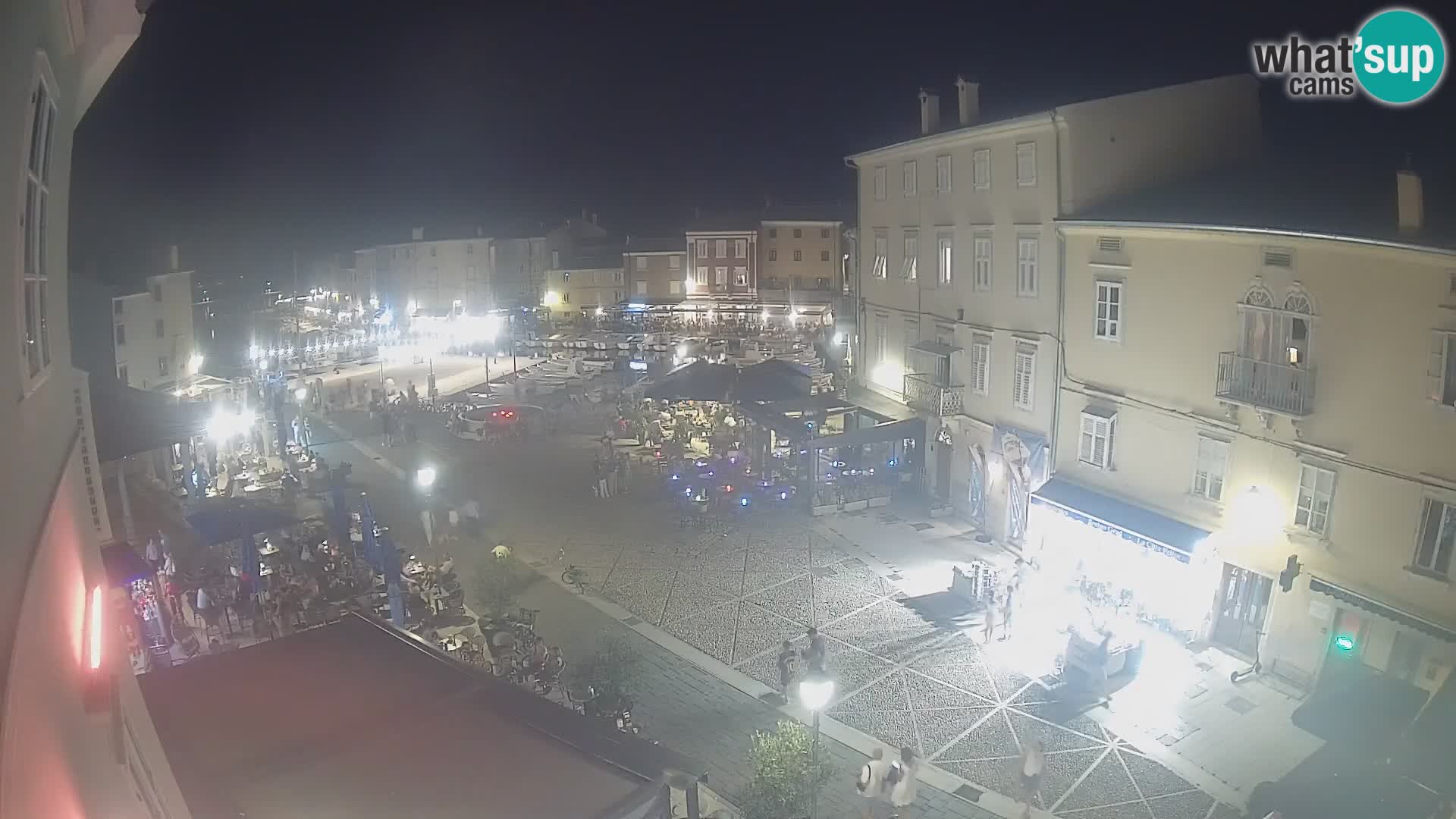 LIVE cam Cres Stadt – Hauptplatz und “mandrač” – Cres Insel – Kroatien