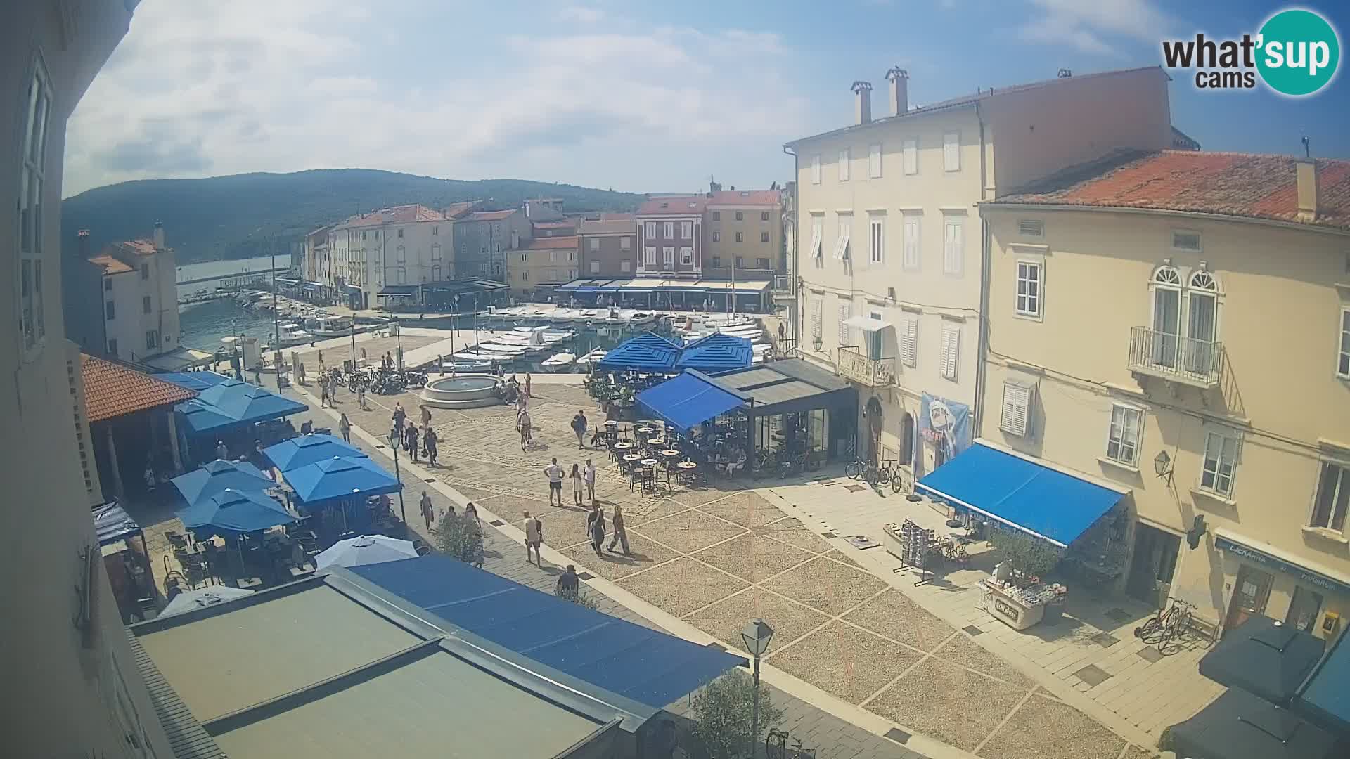 LIVE cam Cres city – place principale et “mandrač” – île de Cres – Croatie