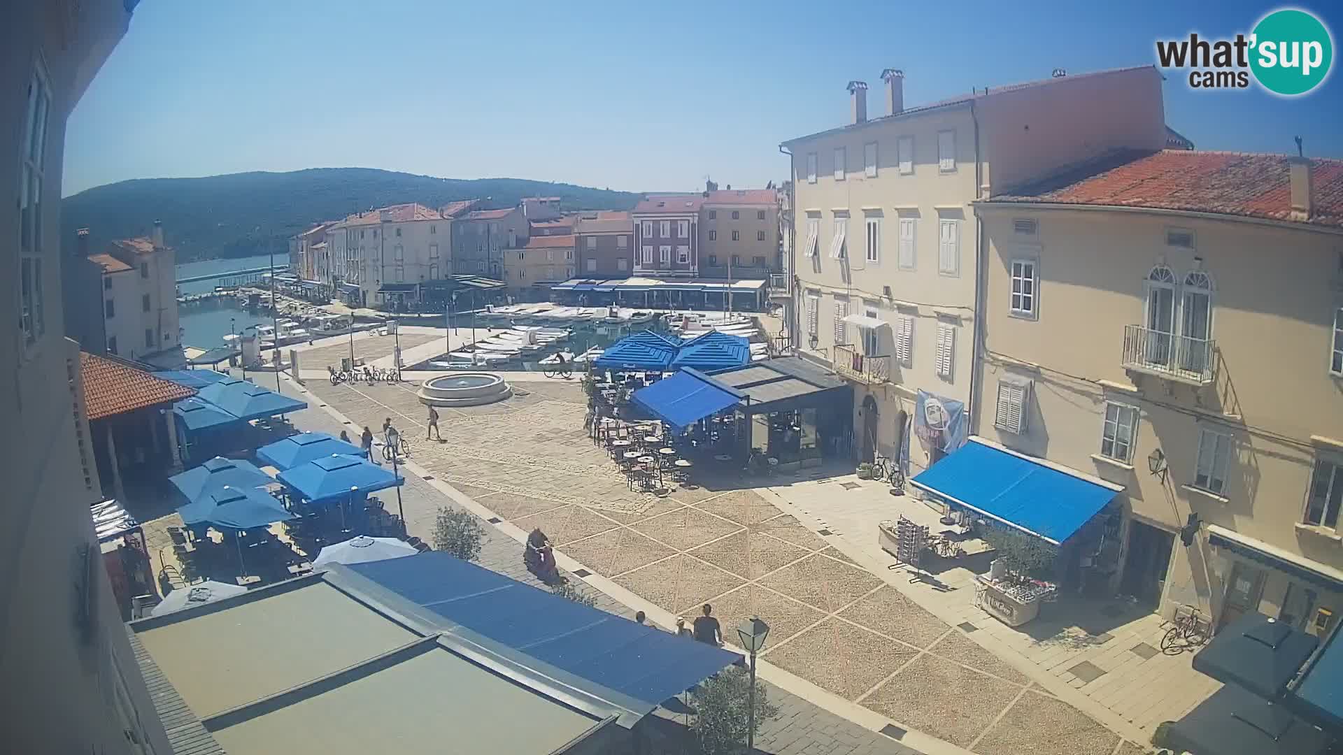 LIVE cam Cres city – place principale et “mandrač” – île de Cres – Croatie