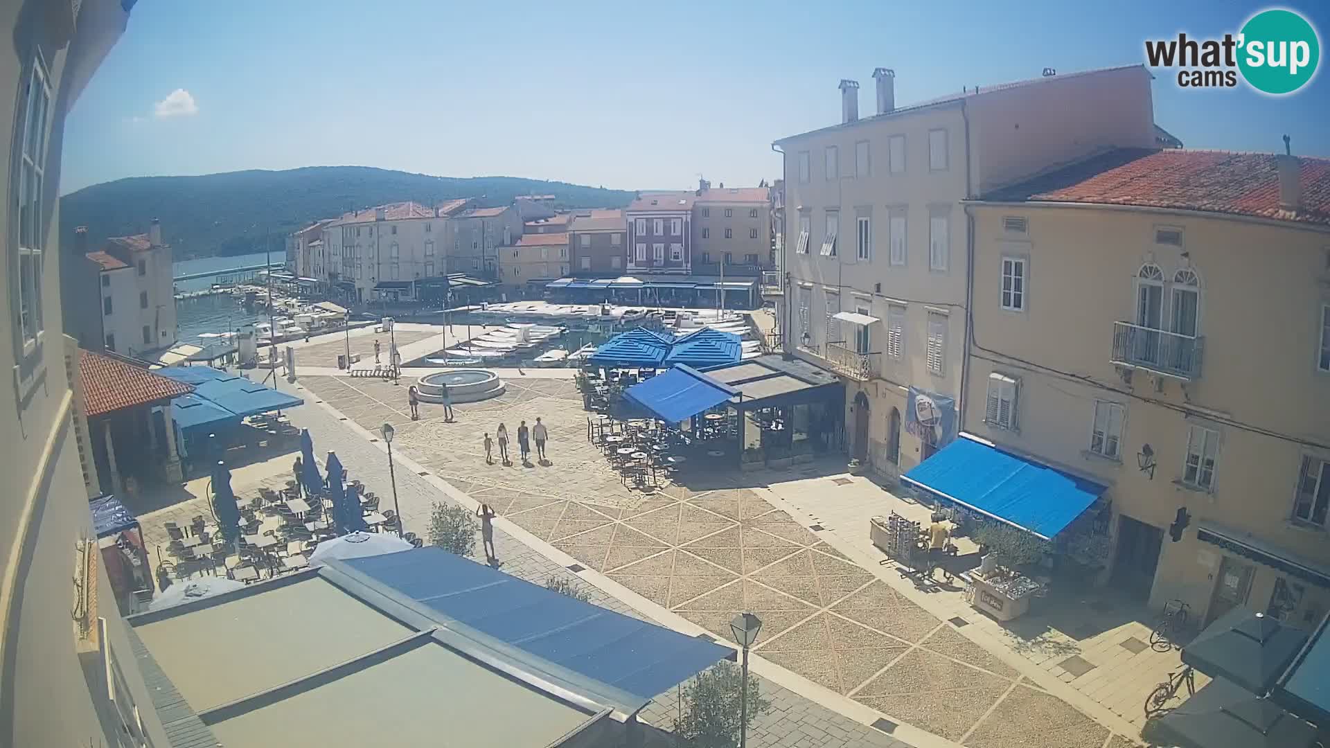 LIVE cam Cres Stadt – Hauptplatz und “mandrač” – Cres Insel – Kroatien